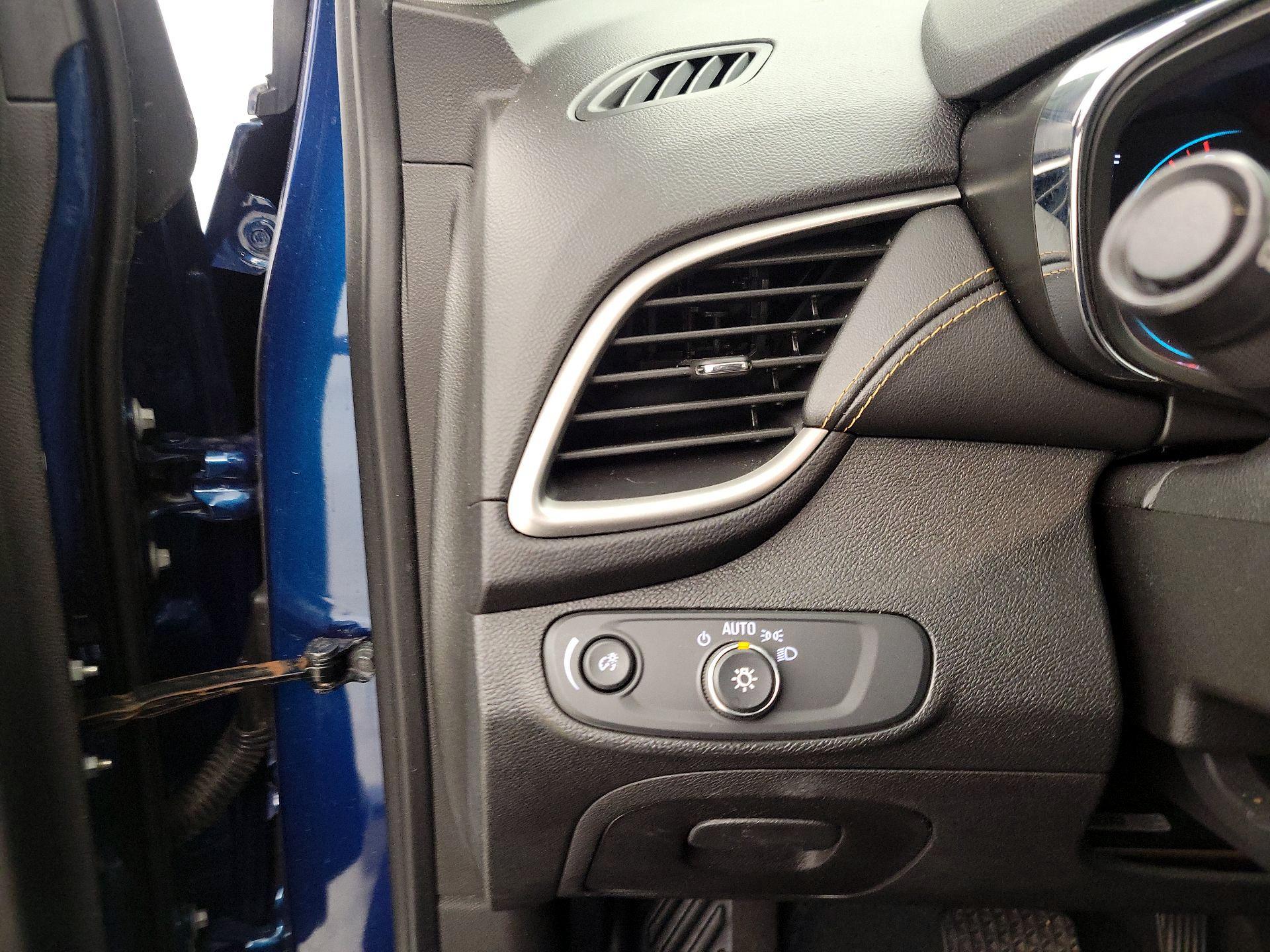Thumbnail: 2019 Chevrolet Trax - 13