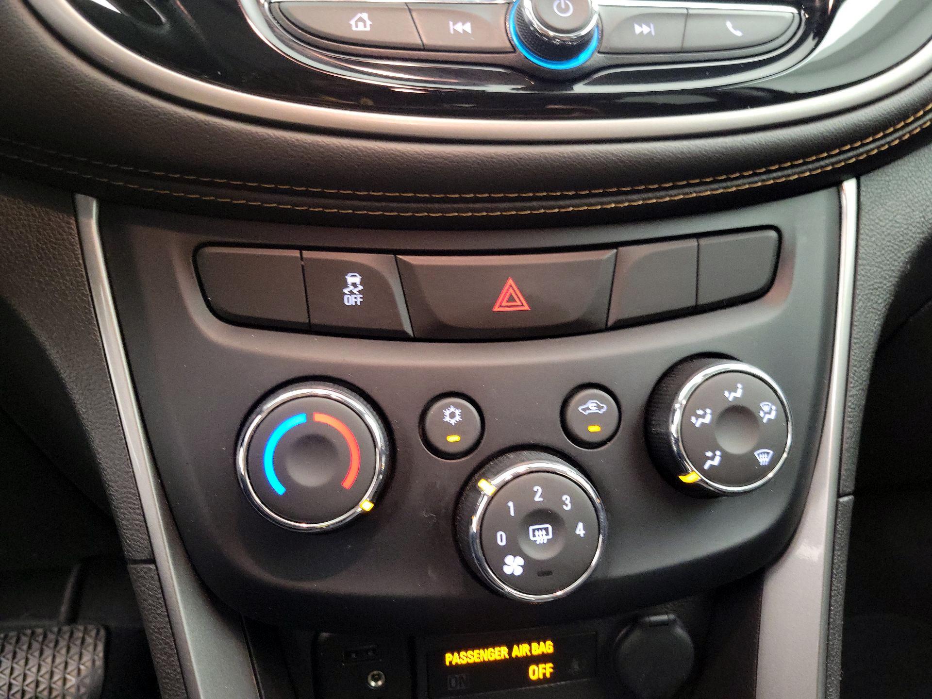 Thumbnail: 2019 Chevrolet Trax - 16