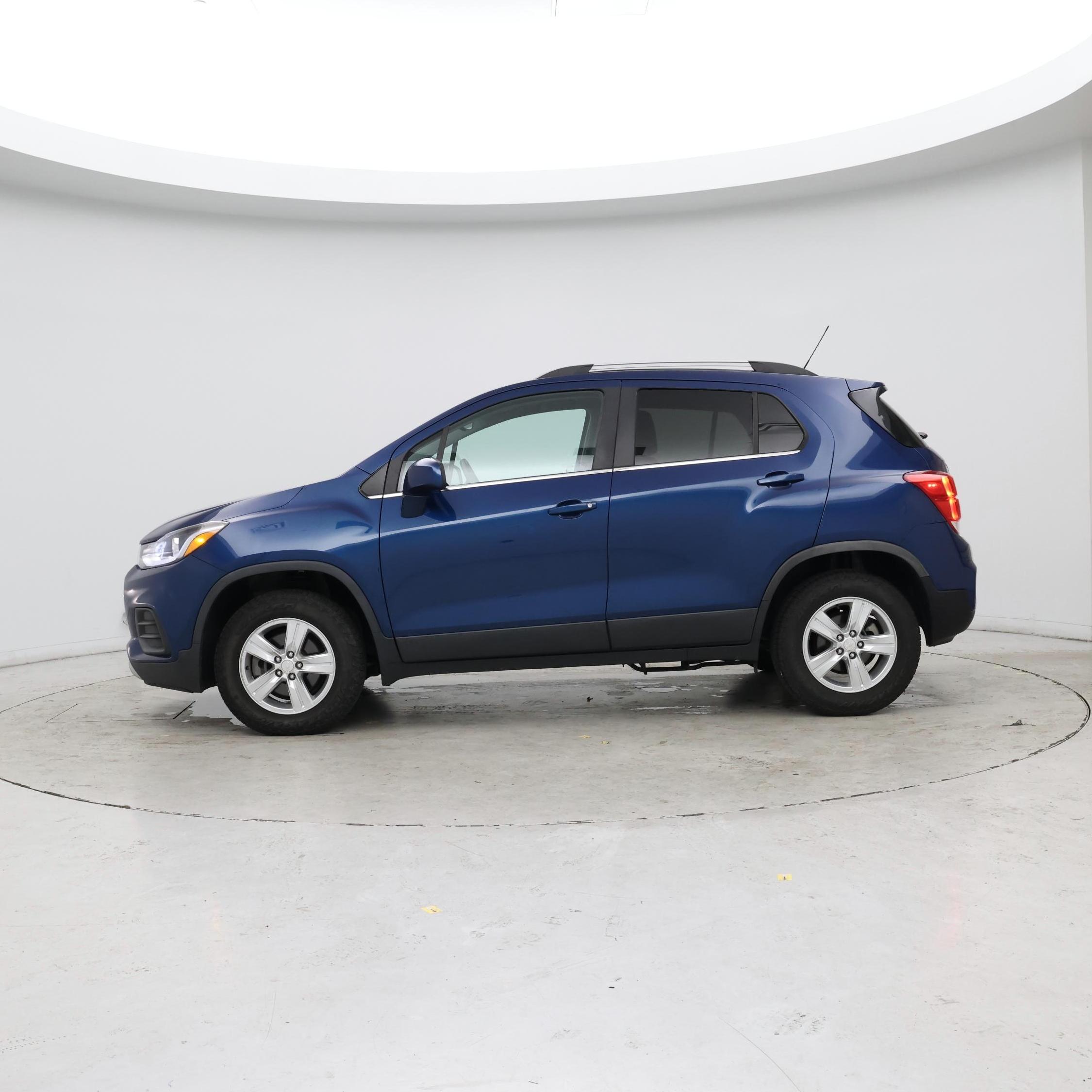 Thumbnail: 2019 Chevrolet Trax - 3