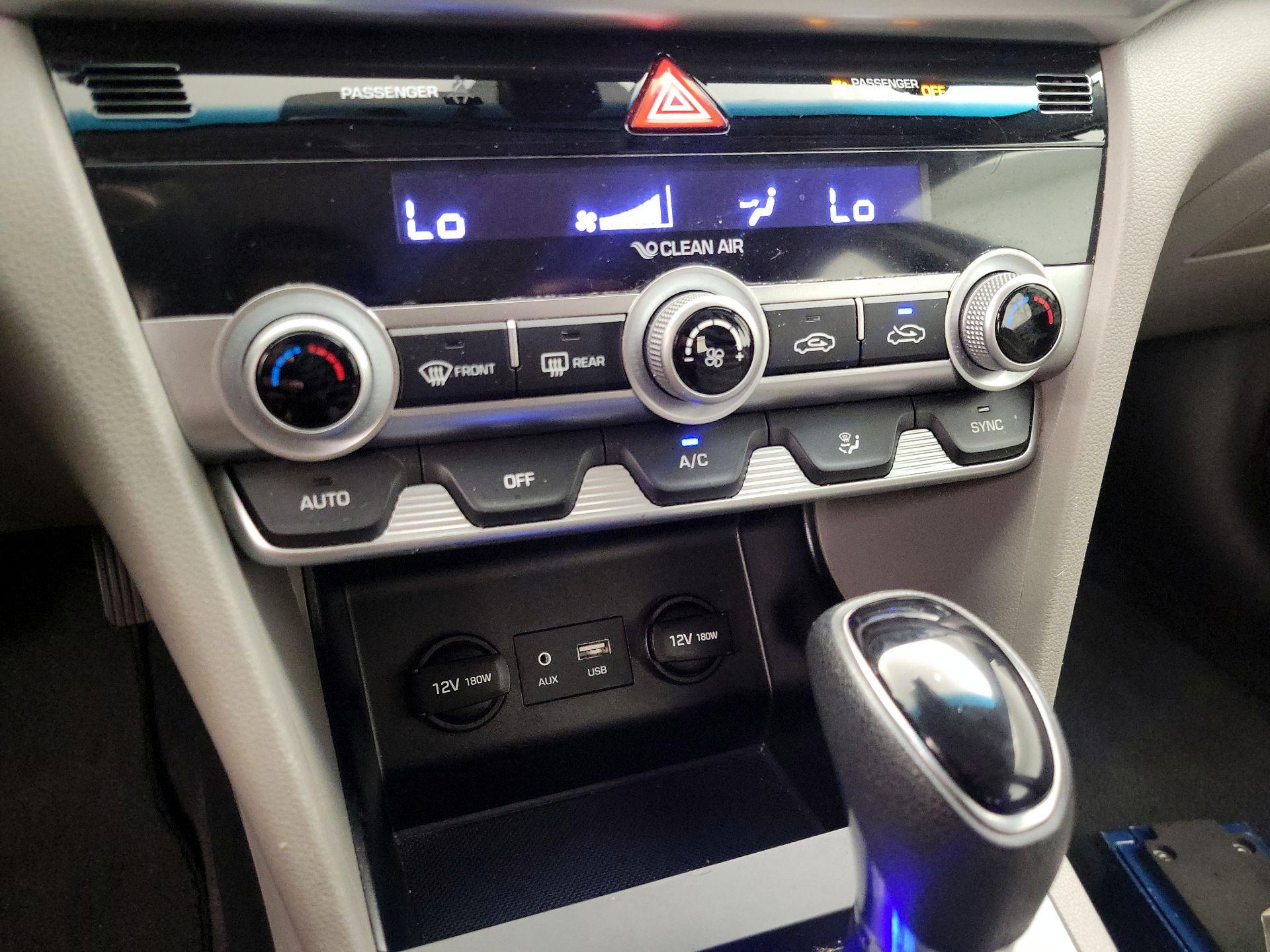 Thumbnail: 2020 Hyundai Elantra - 16