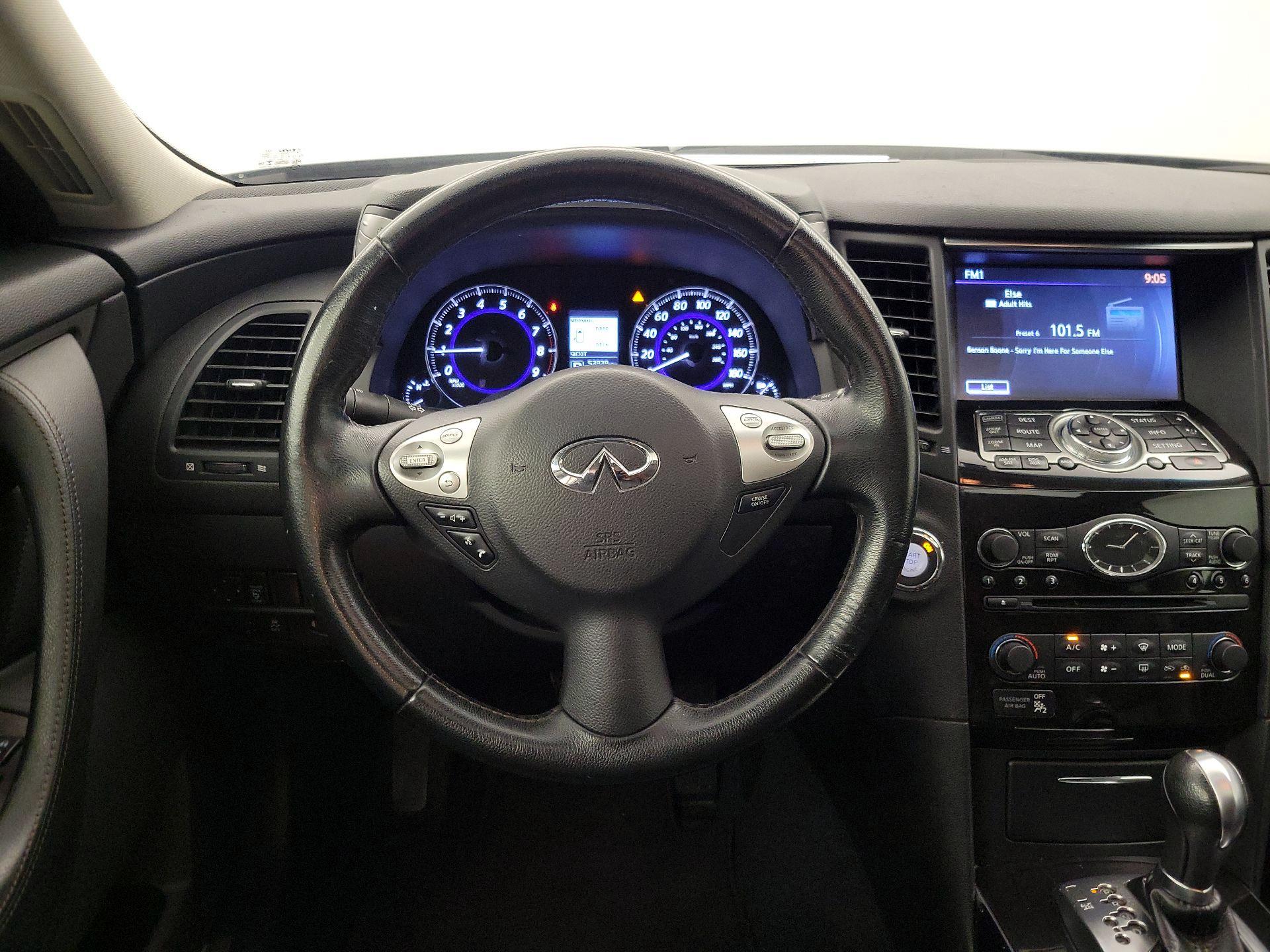 Thumbnail: 2017 INFINITI QX70 - 10