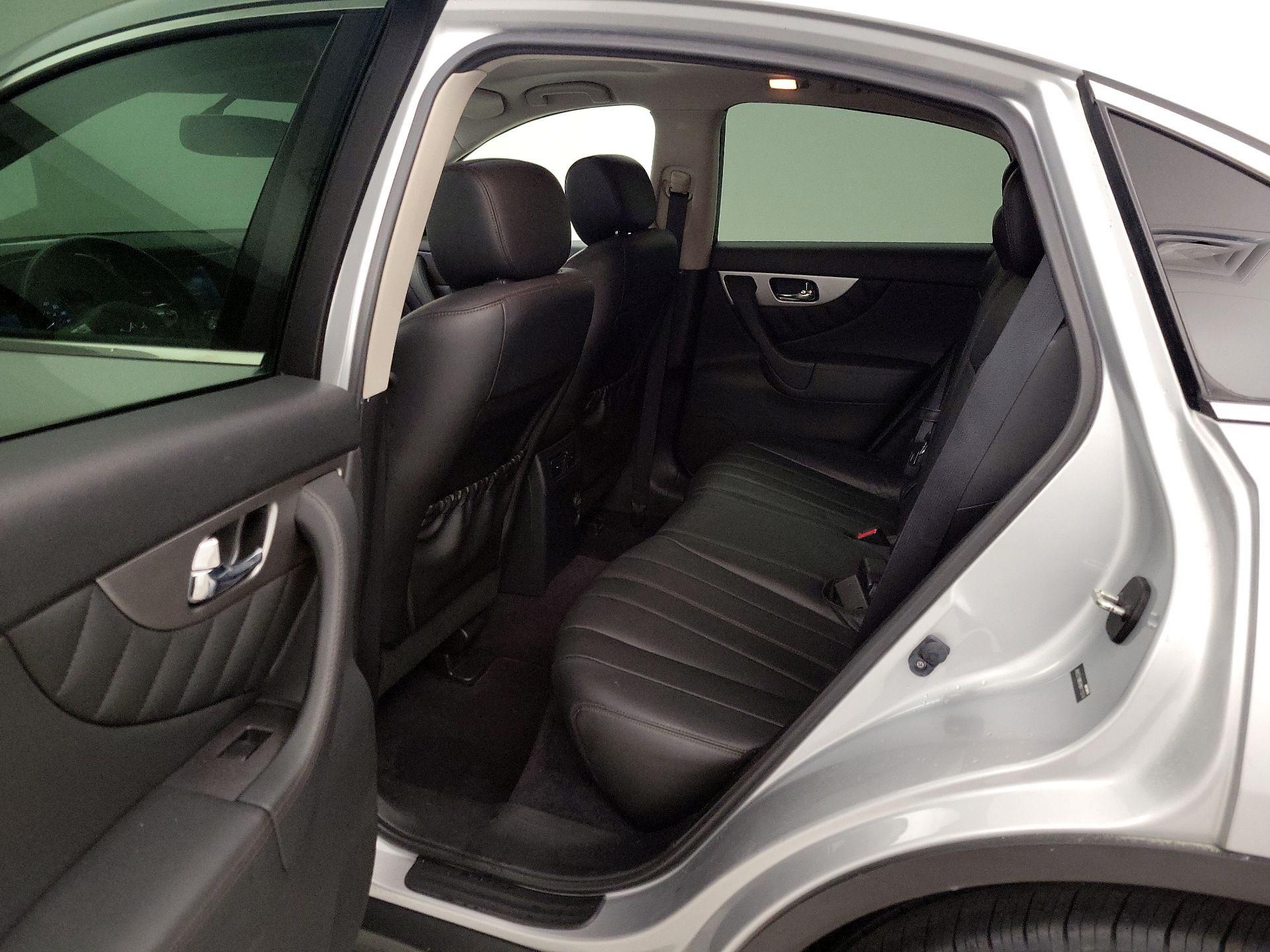 Thumbnail: 2017 INFINITI QX70 - 20