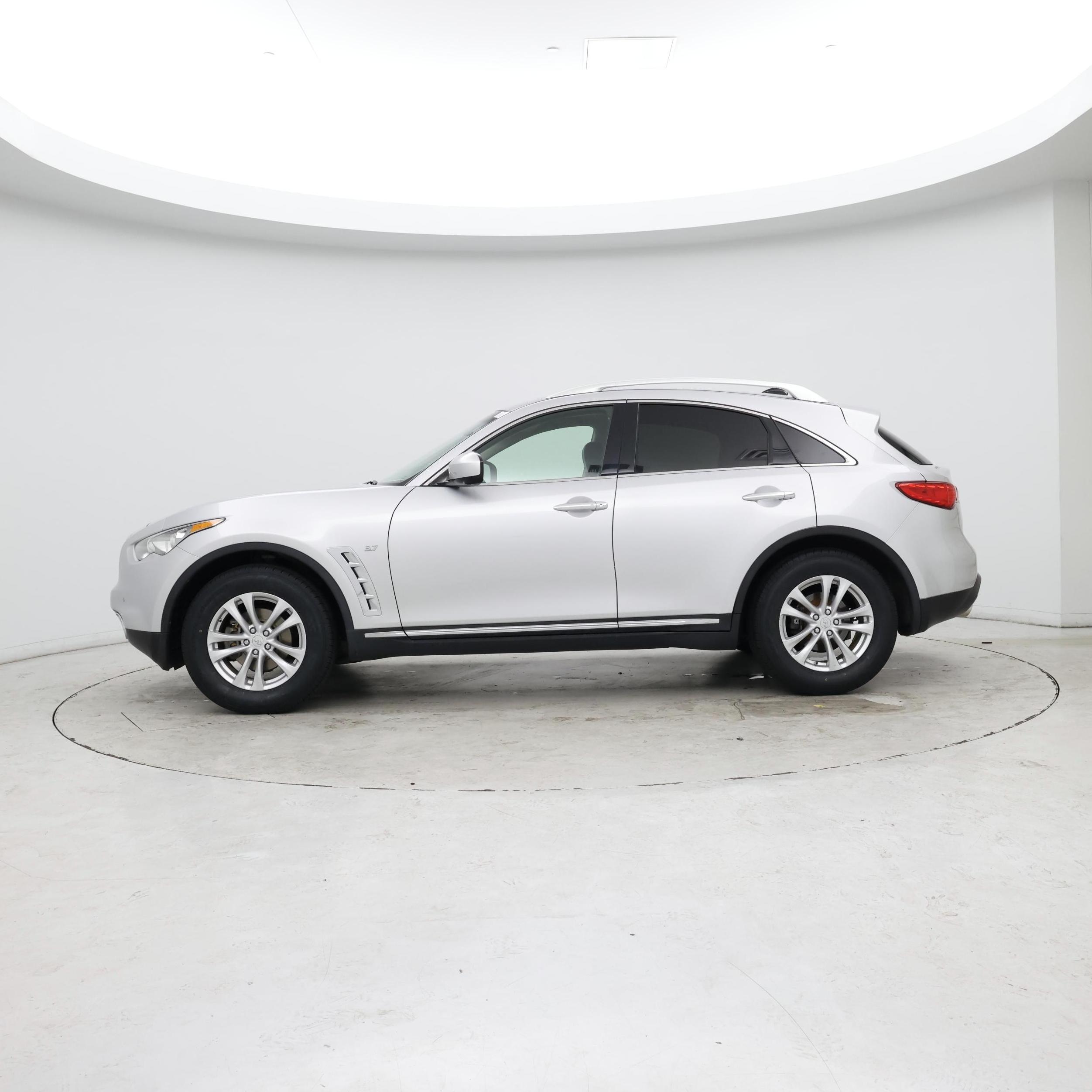 Thumbnail: 2017 INFINITI QX70 - 3