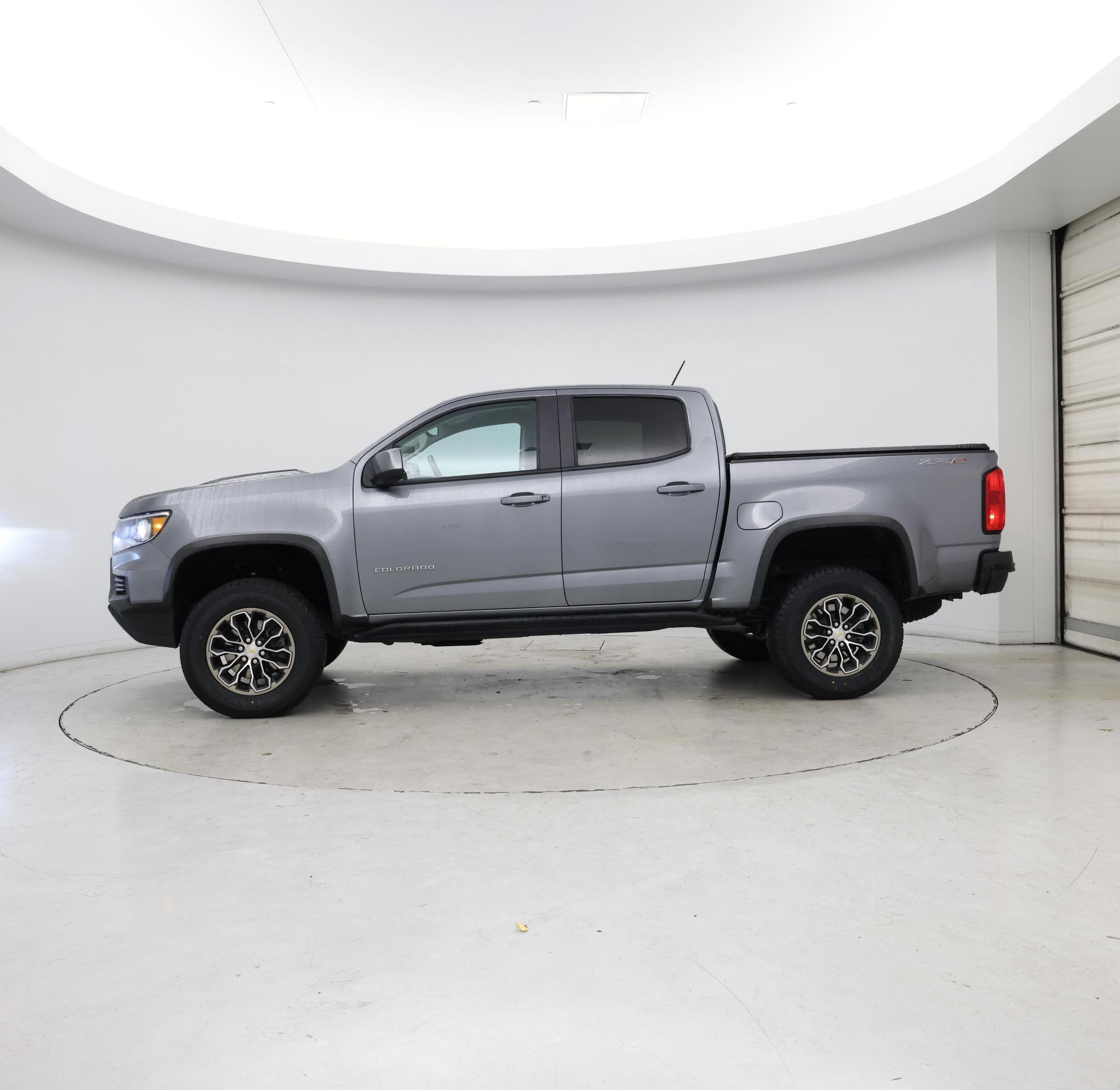 Thumbnail: 2022 Chevrolet Colorado - 3