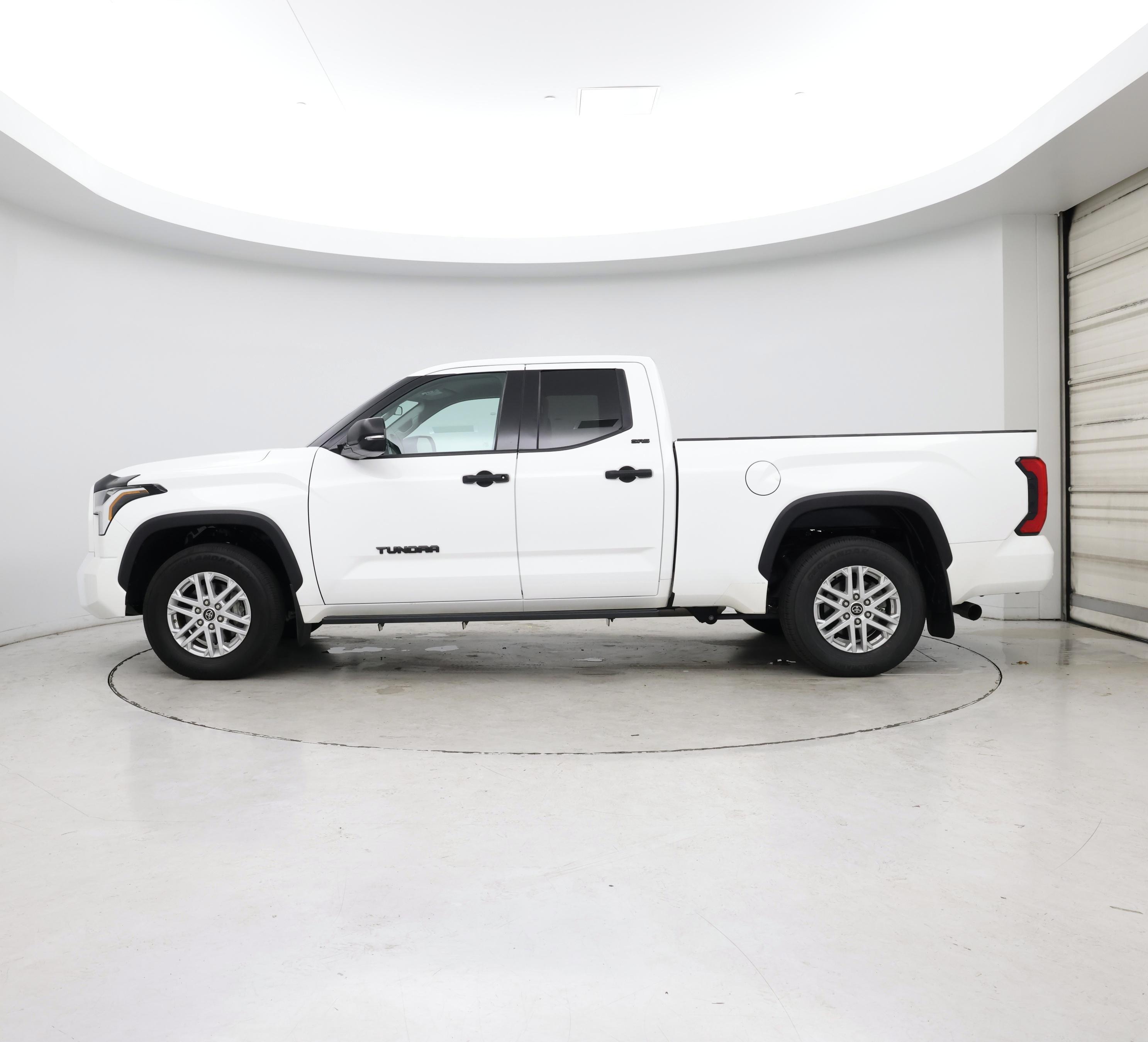 Thumbnail: 2022 Toyota Tundra - 3
