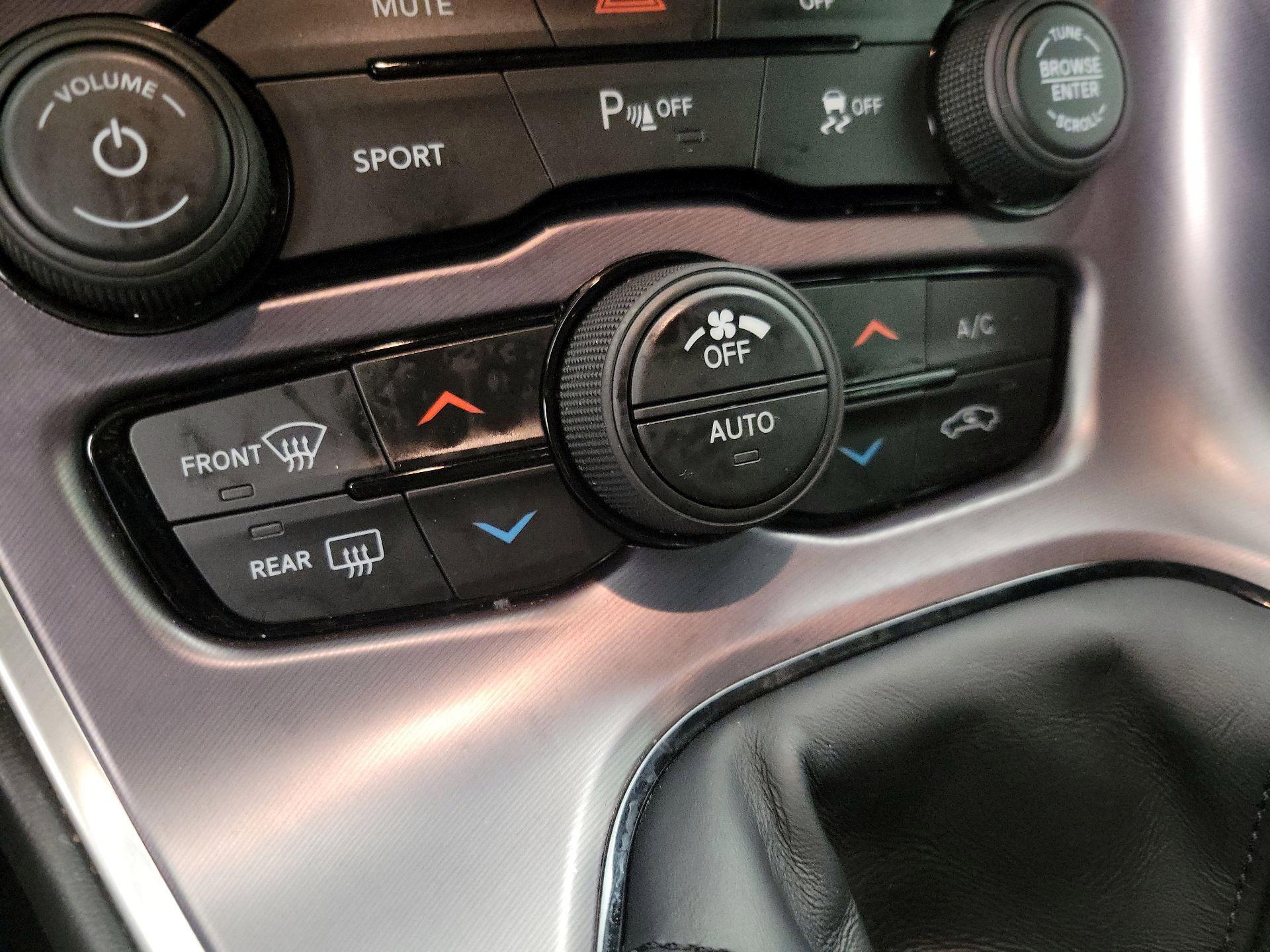 Thumbnail: 2019 Dodge Challenger - 16