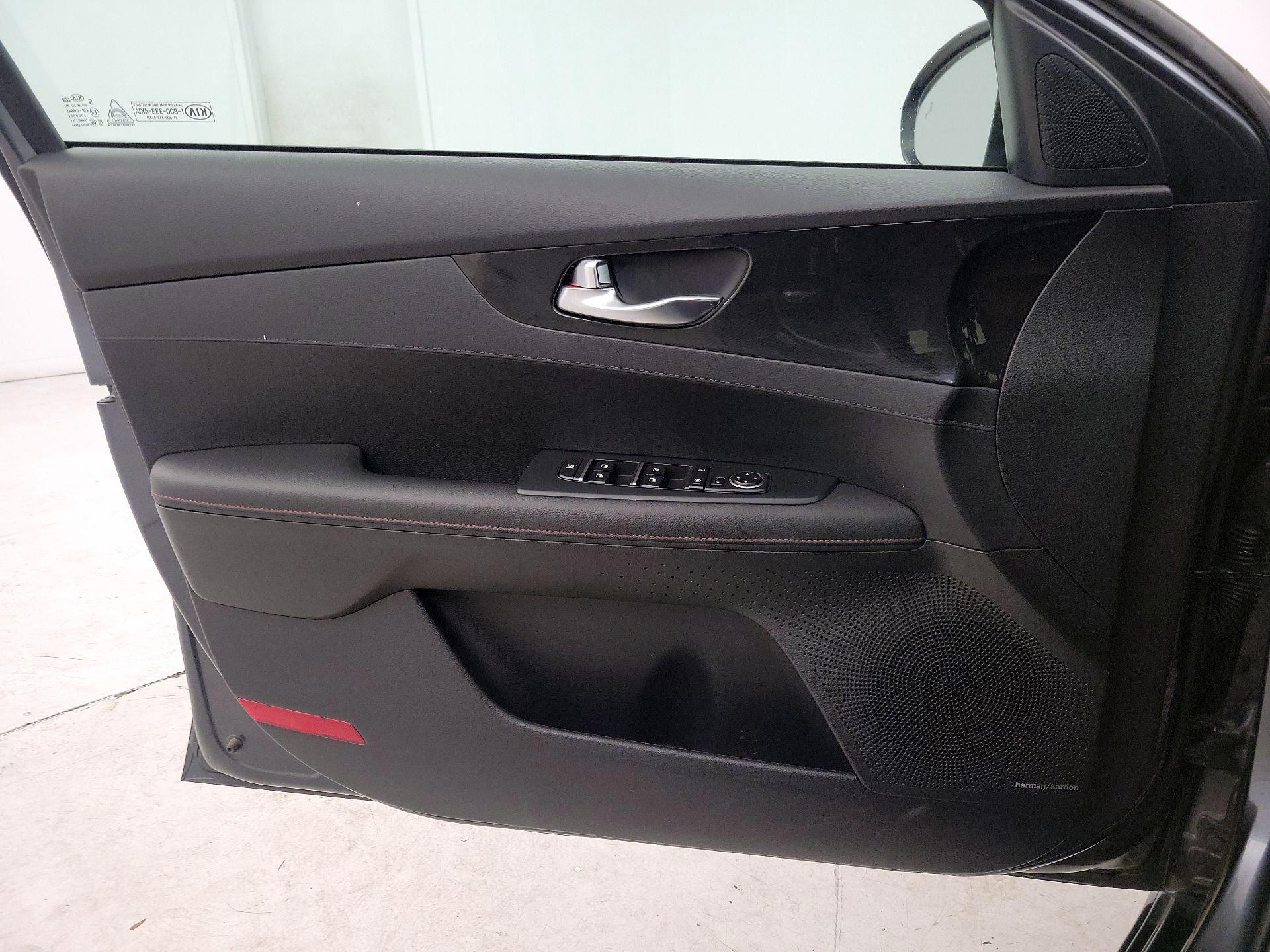 Thumbnail: 2020 Kia Forte - 12