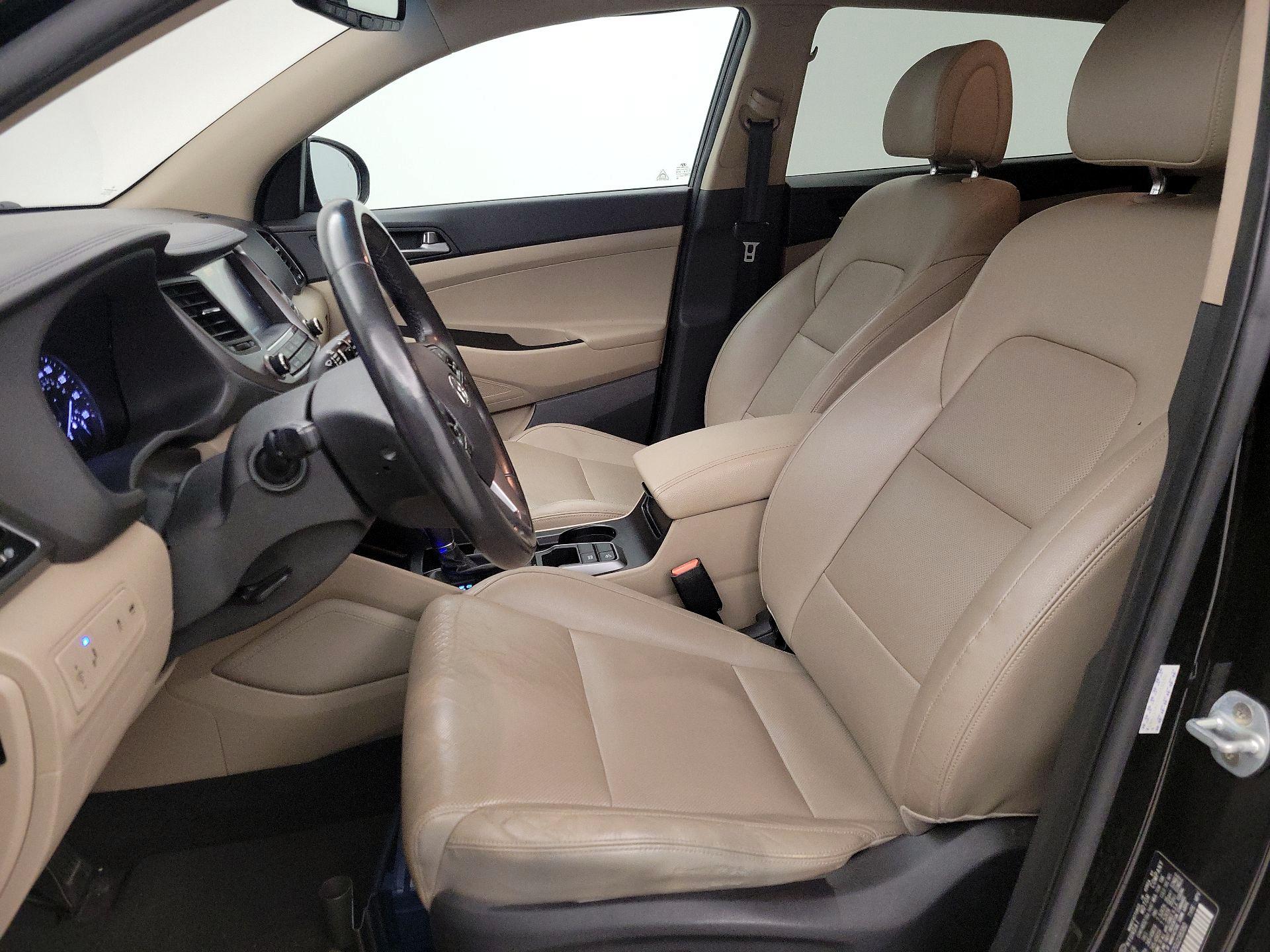 Thumbnail: 2016 Hyundai Tucson - 11