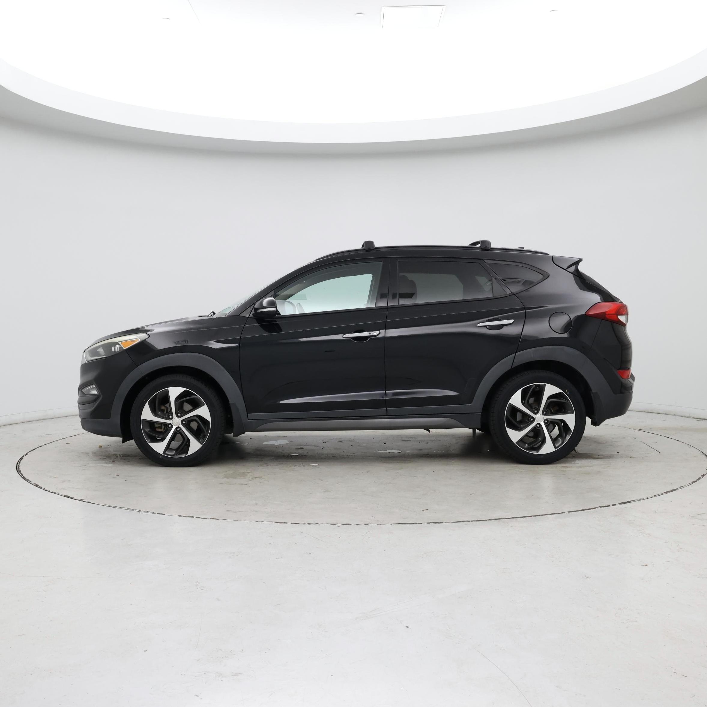 Thumbnail: 2016 Hyundai Tucson - 3