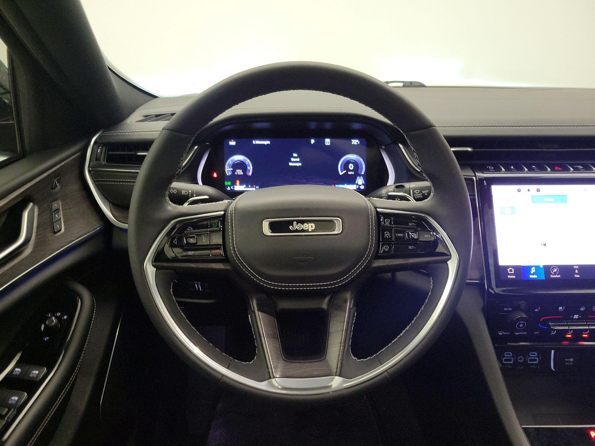 Thumbnail: 2023 Jeep Grand Cherokee - 10