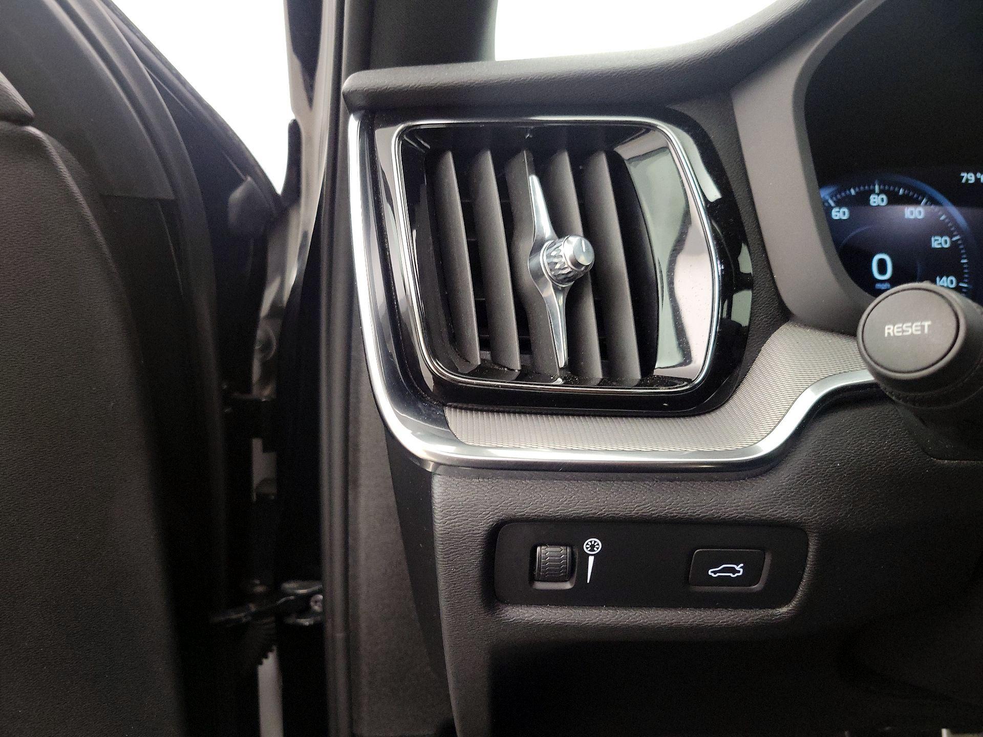 Thumbnail: 2019 Volvo S60 - 13