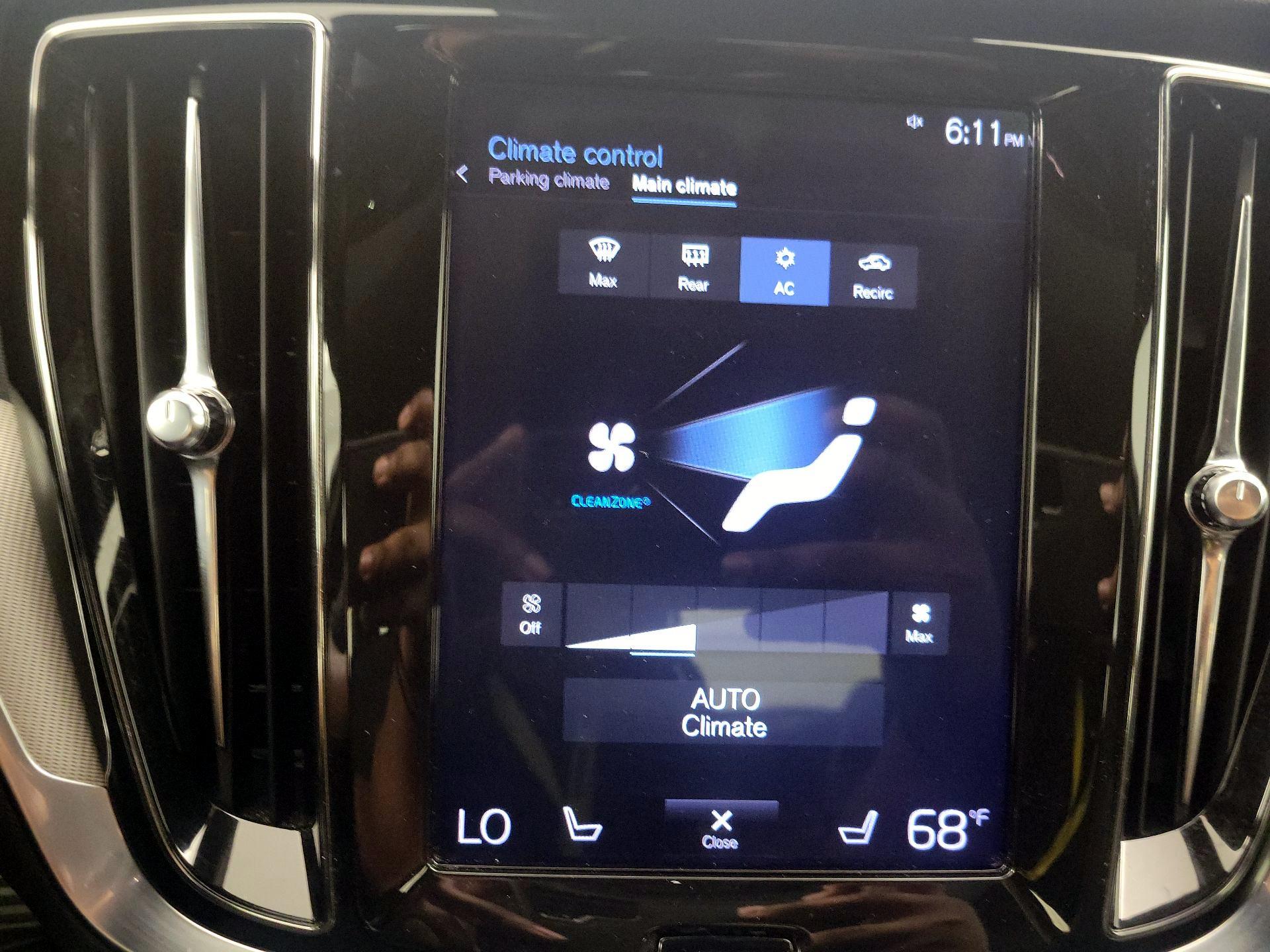 Thumbnail: 2019 Volvo S60 - 16
