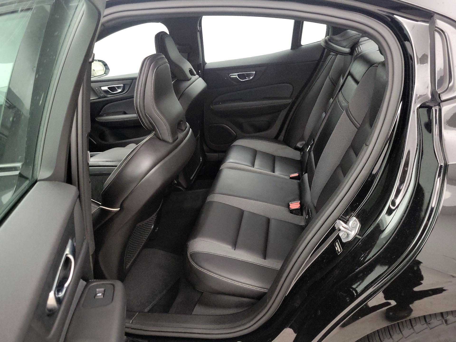 Thumbnail: 2019 Volvo S60 - 18