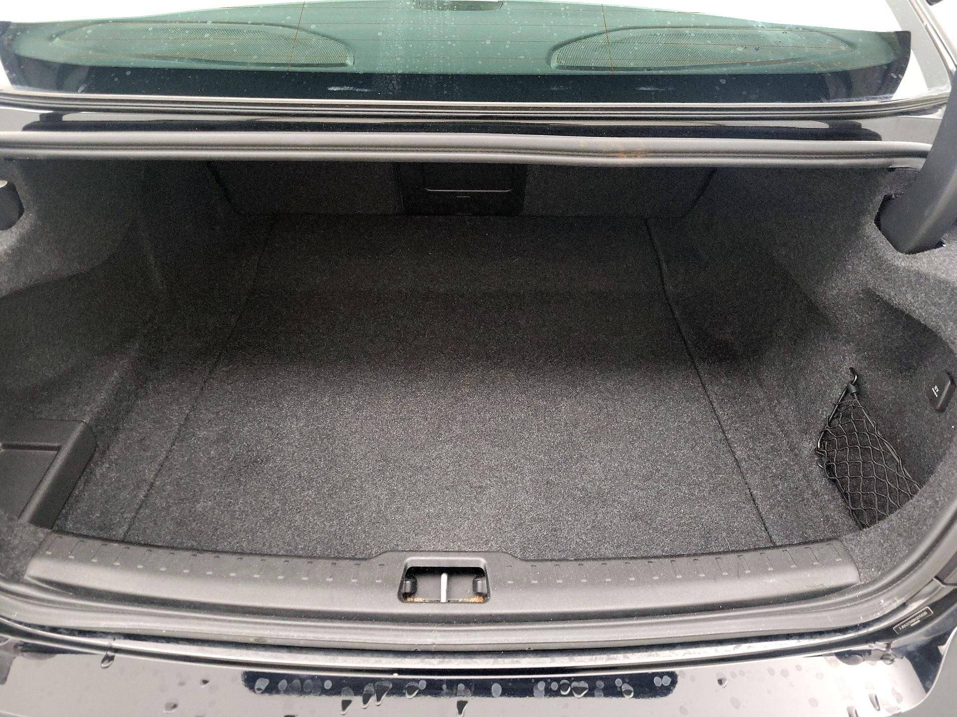 Thumbnail: 2019 Volvo S60 - 19