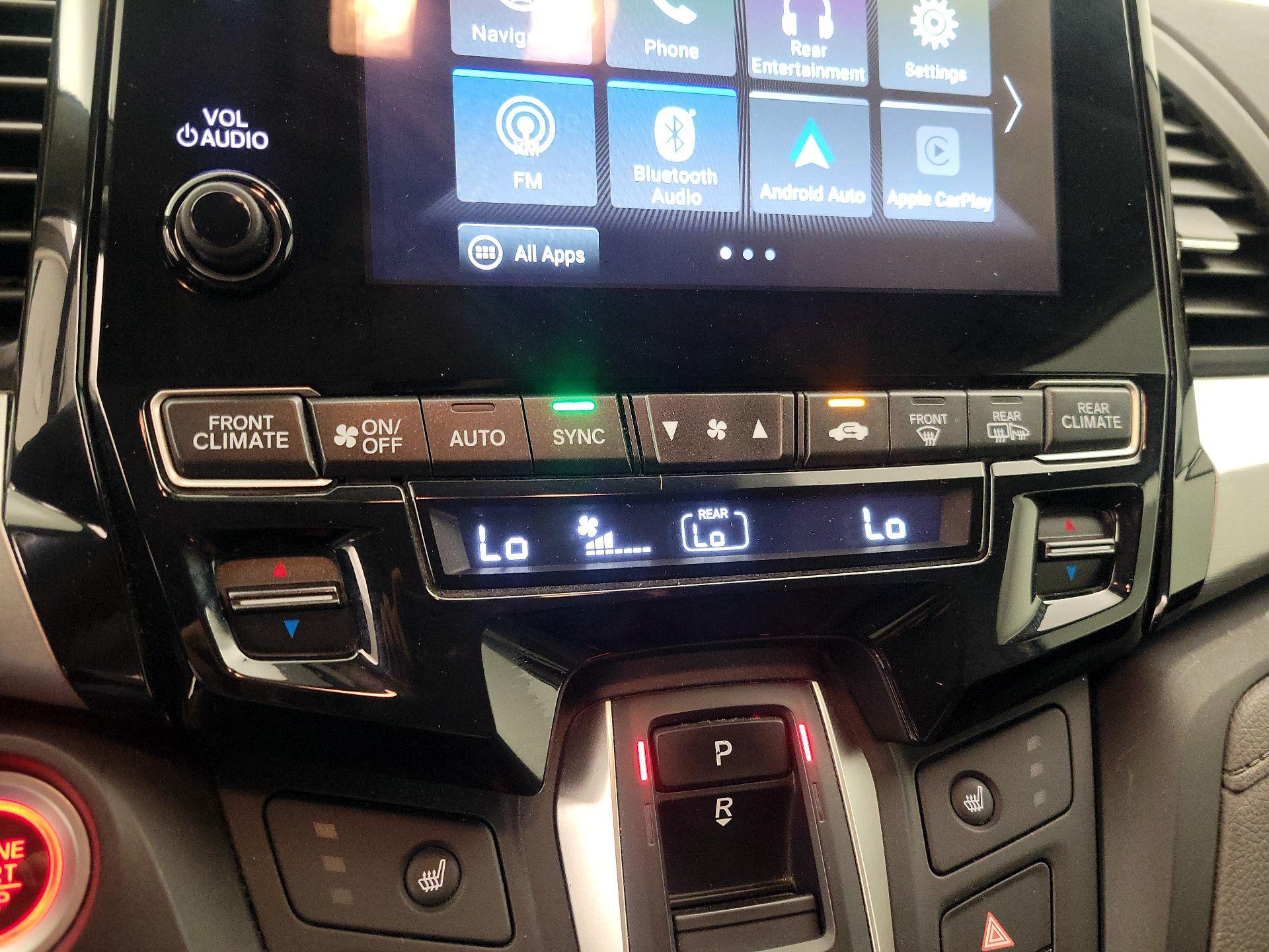 Thumbnail: 2018 Honda Odyssey - 16