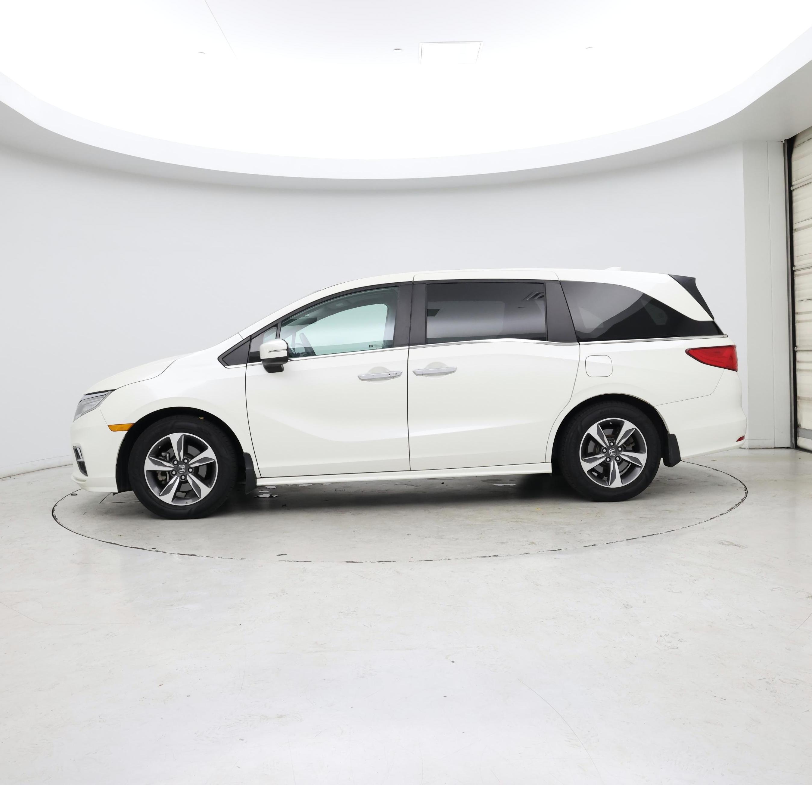 Thumbnail: 2018 Honda Odyssey - 3
