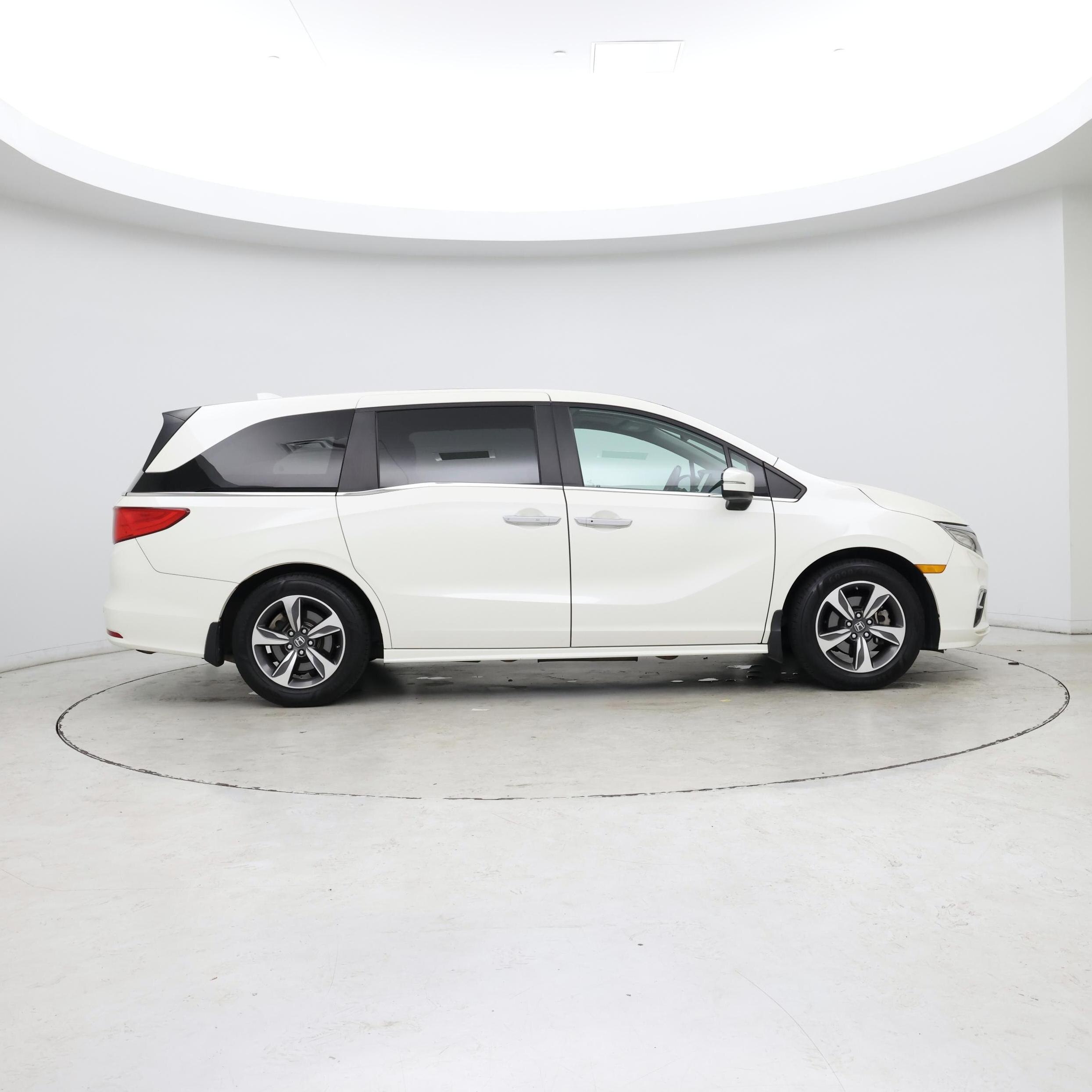 Thumbnail: 2018 Honda Odyssey - 7