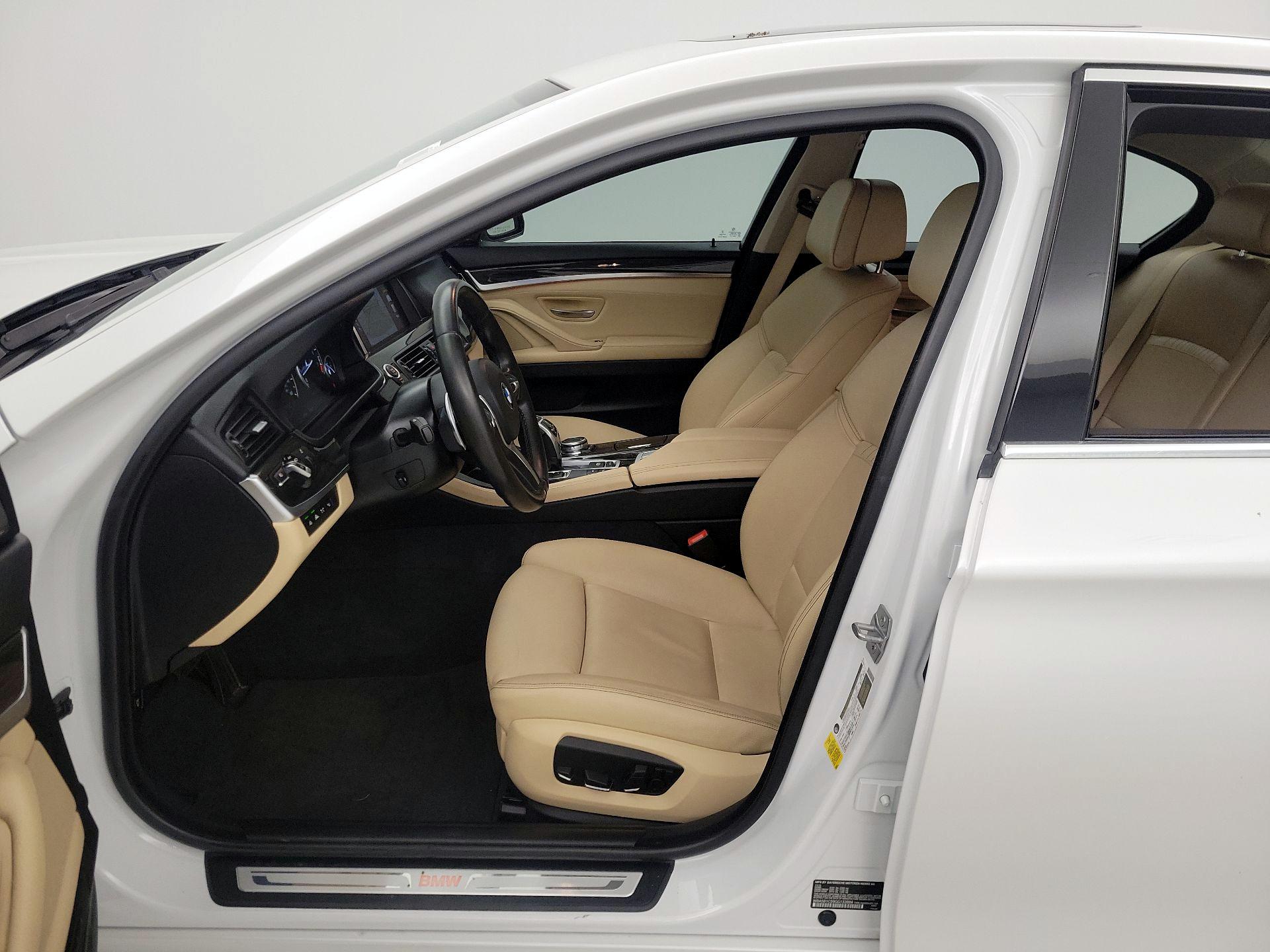 Thumbnail: 2016 BMW 5 Series - 11