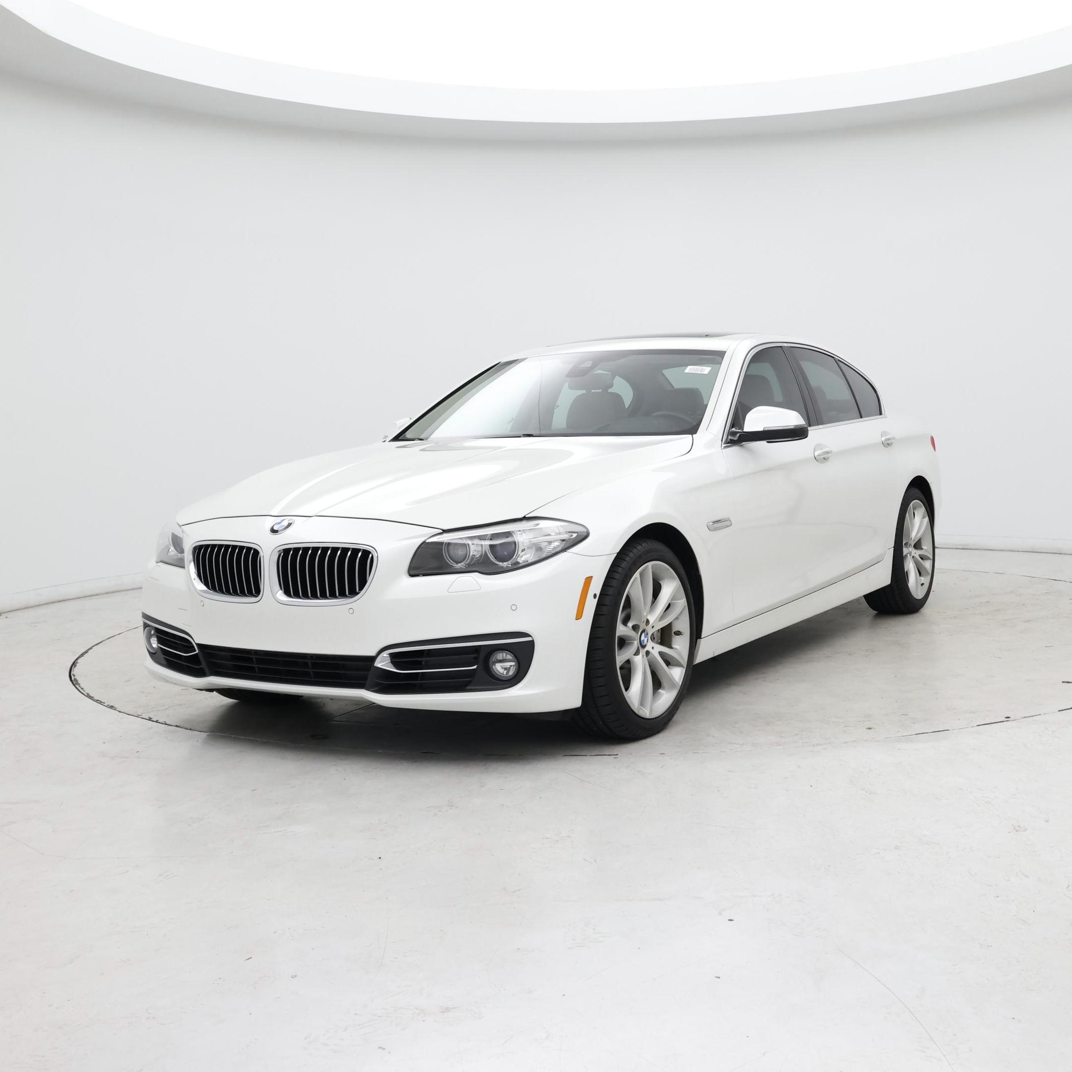 Thumbnail: 2016 BMW 5 Series - 4