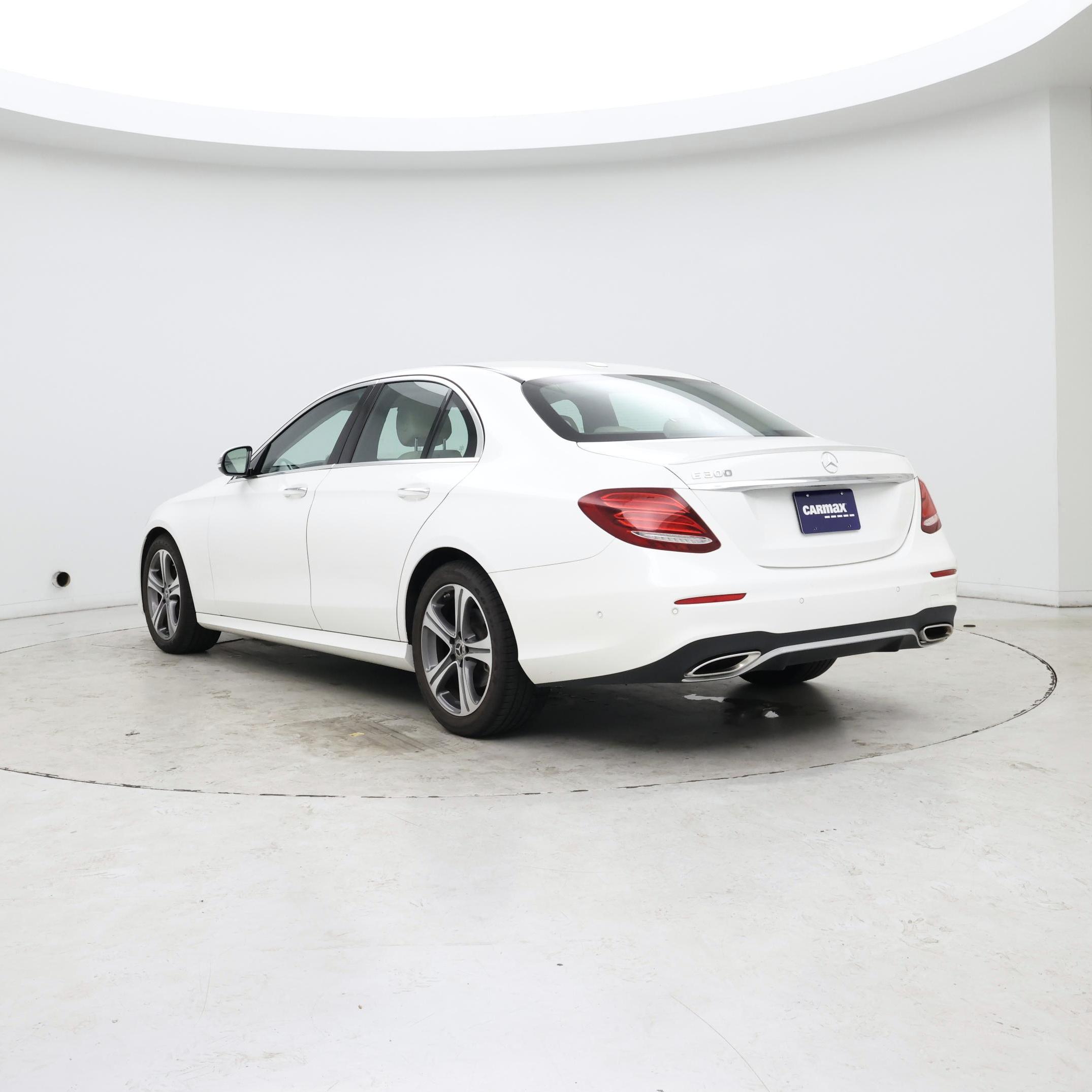 Thumbnail: 2018 Mercedes-Benz E-Class - 2