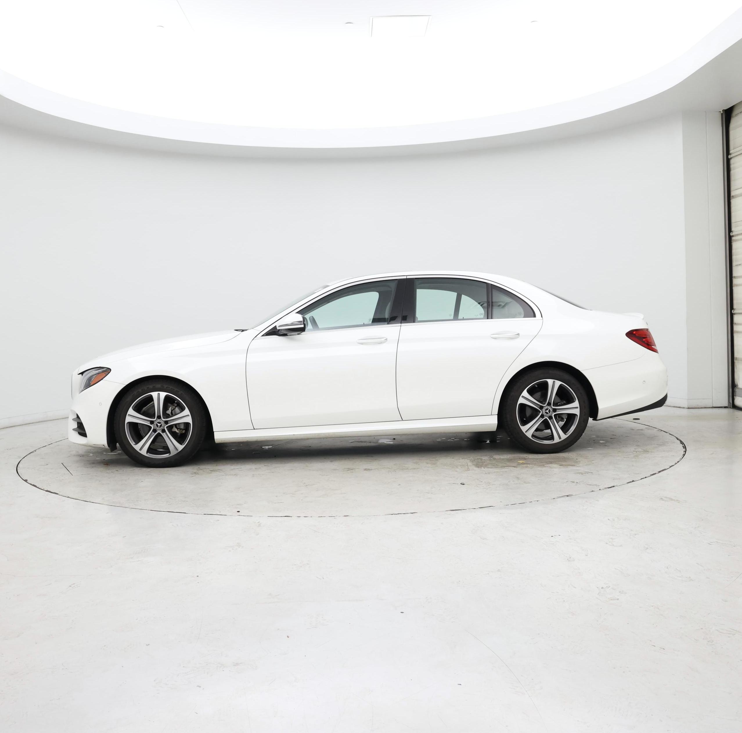 Thumbnail: 2018 Mercedes-Benz E-Class - 3
