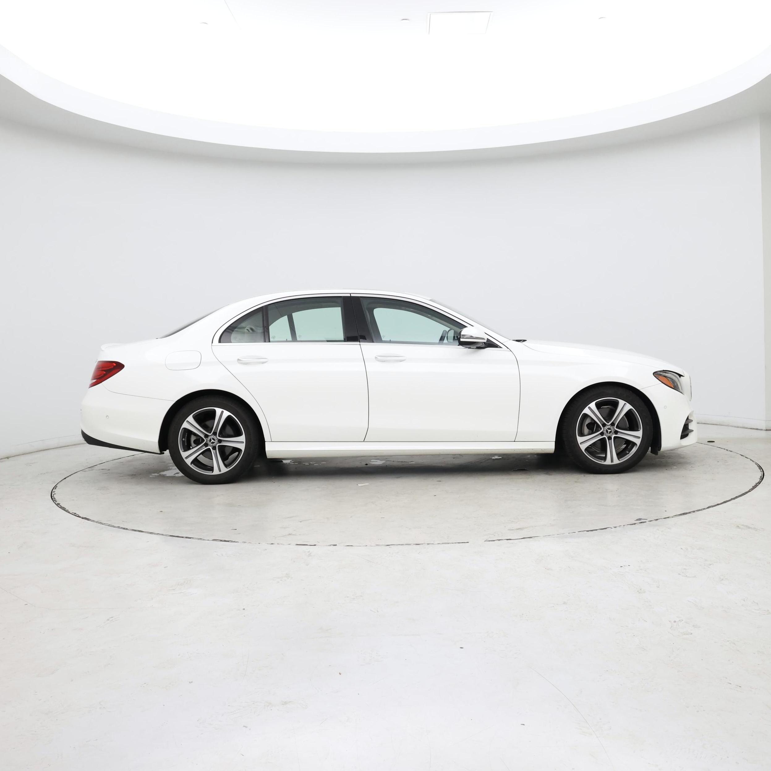 Thumbnail: 2018 Mercedes-Benz E-Class - 7