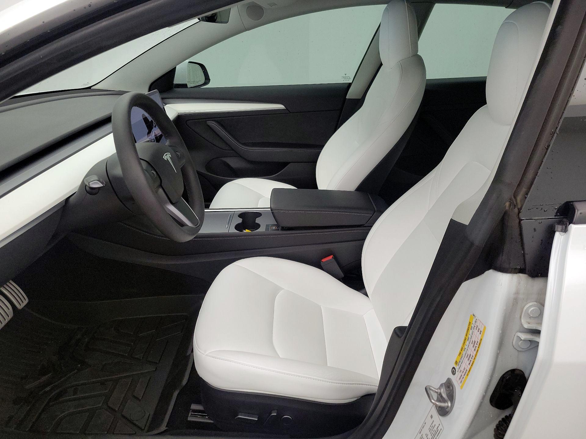 Thumbnail: 2022 Tesla Model 3 - 11