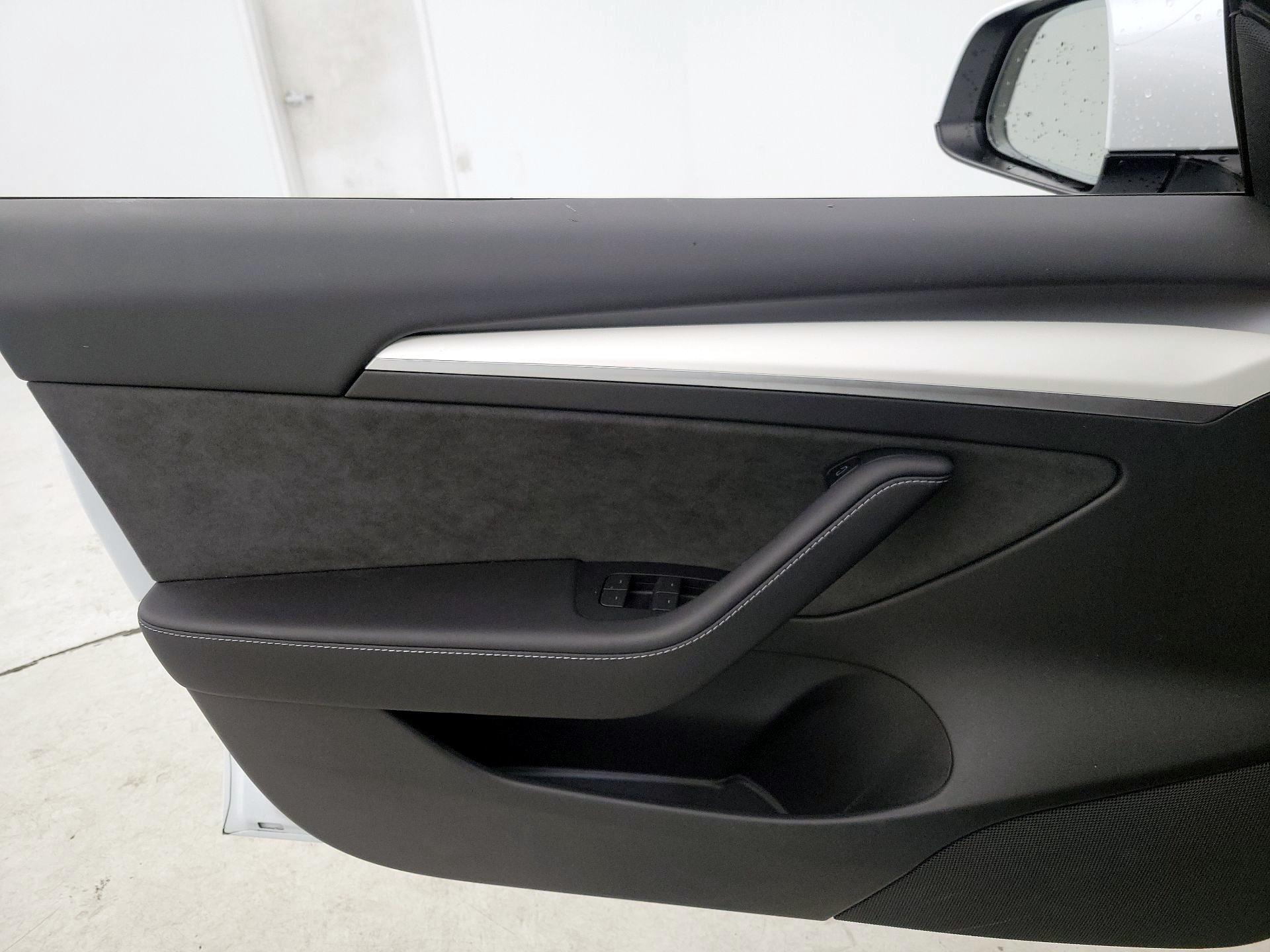 Thumbnail: 2022 Tesla Model 3 - 12