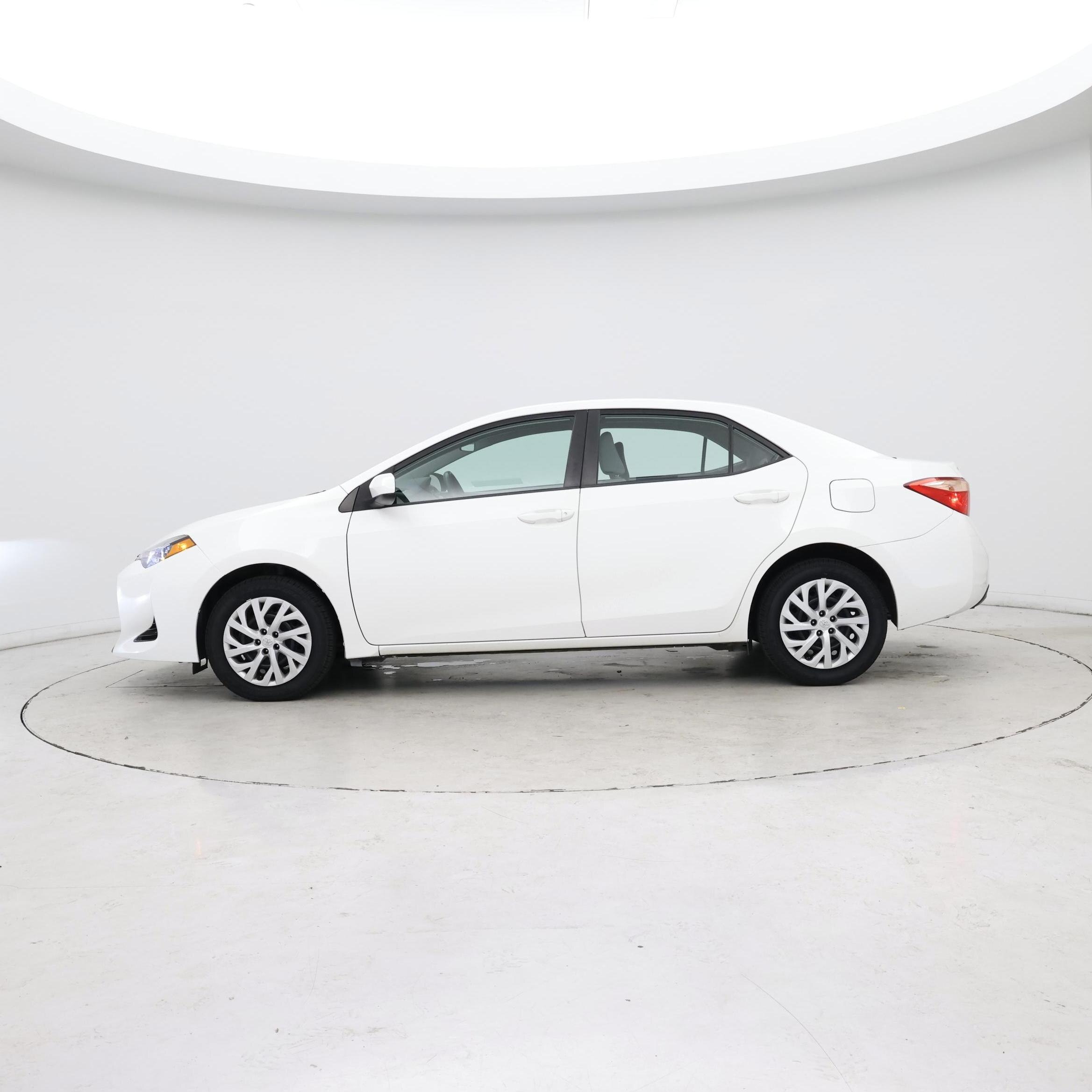 Thumbnail: 2018 Toyota Corolla - 3