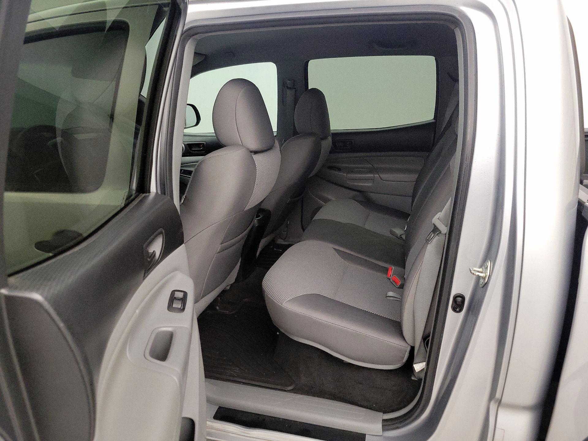 Thumbnail: 2015 Toyota Tacoma - 19