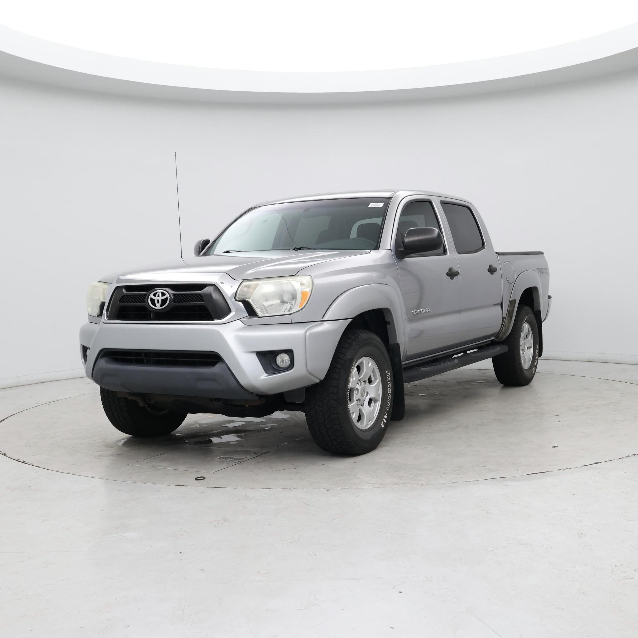 Thumbnail: 2015 Toyota Tacoma - 4