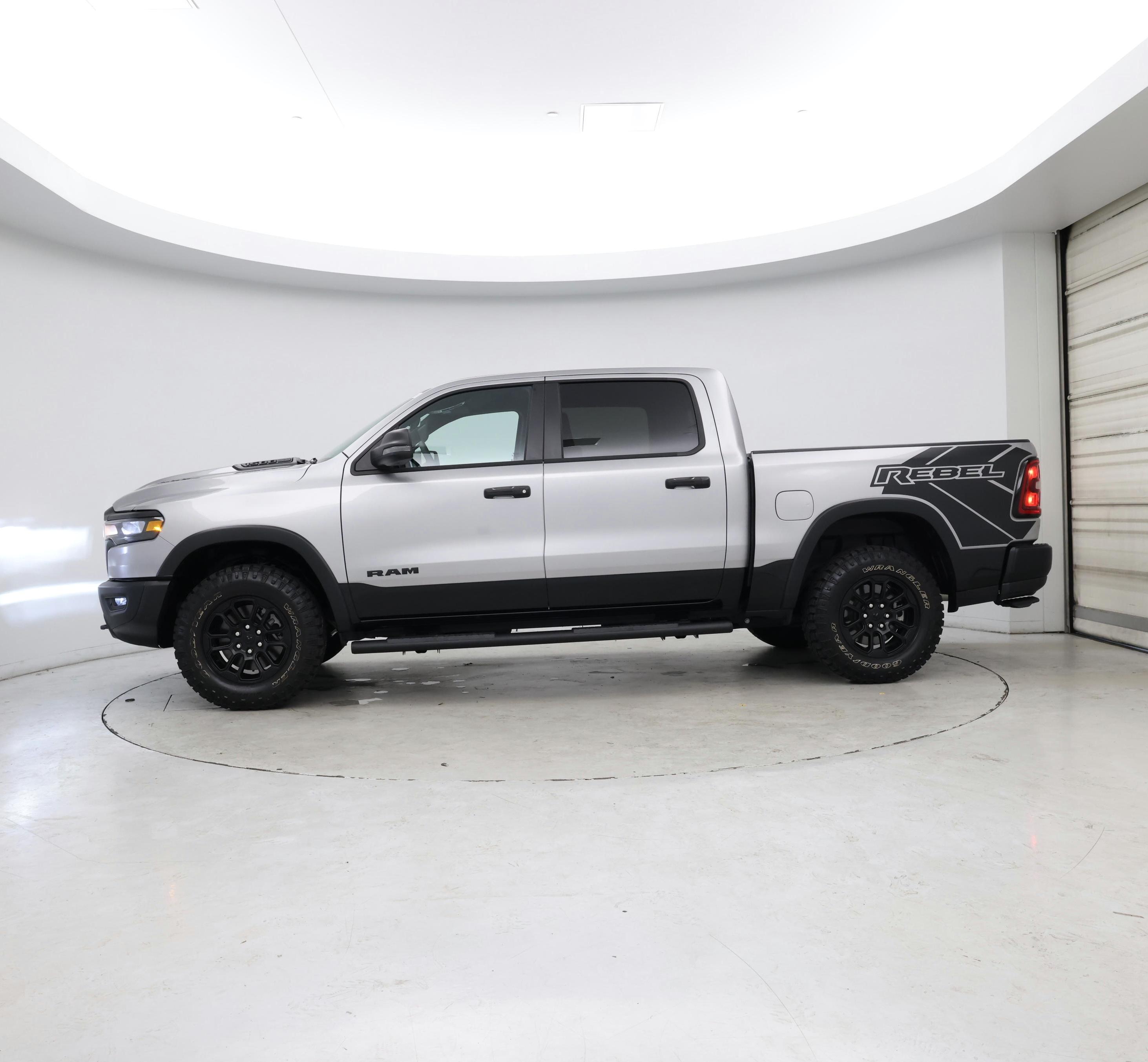 Thumbnail: 2025 RAM 1500 - 3