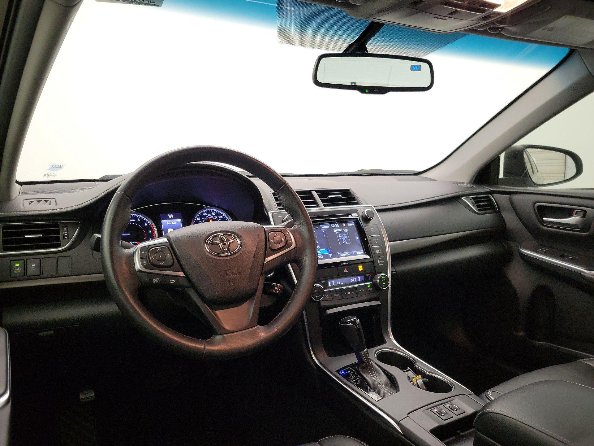 Thumbnail: 2017 Toyota Camry - 9