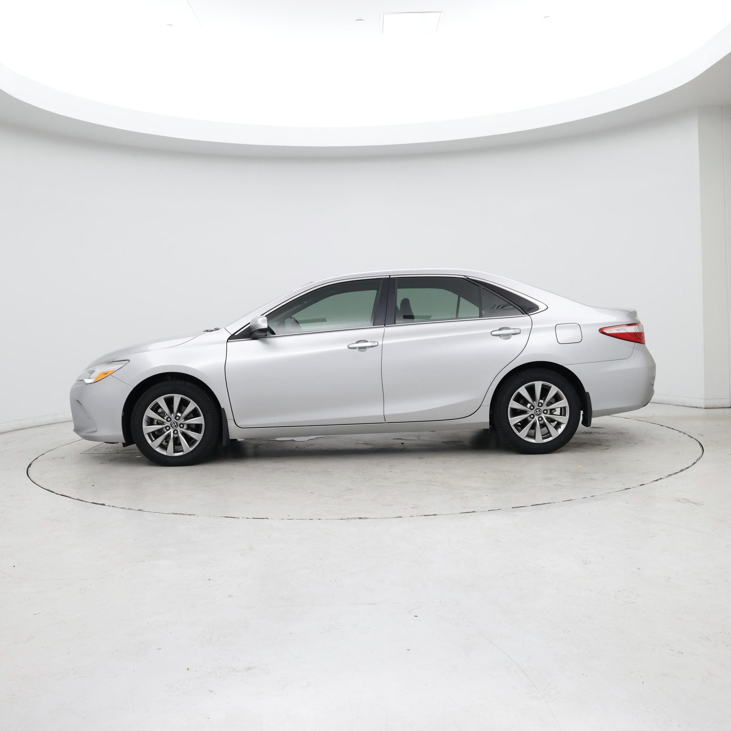 Thumbnail: 2017 Toyota Camry - 3