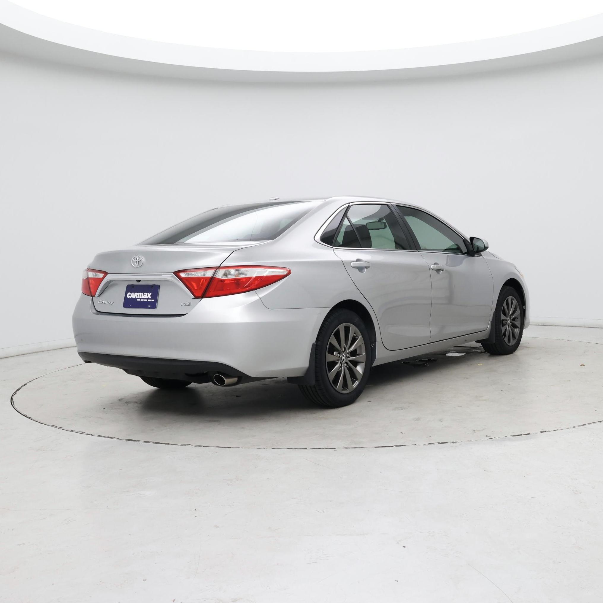 Thumbnail: 2017 Toyota Camry - 8
