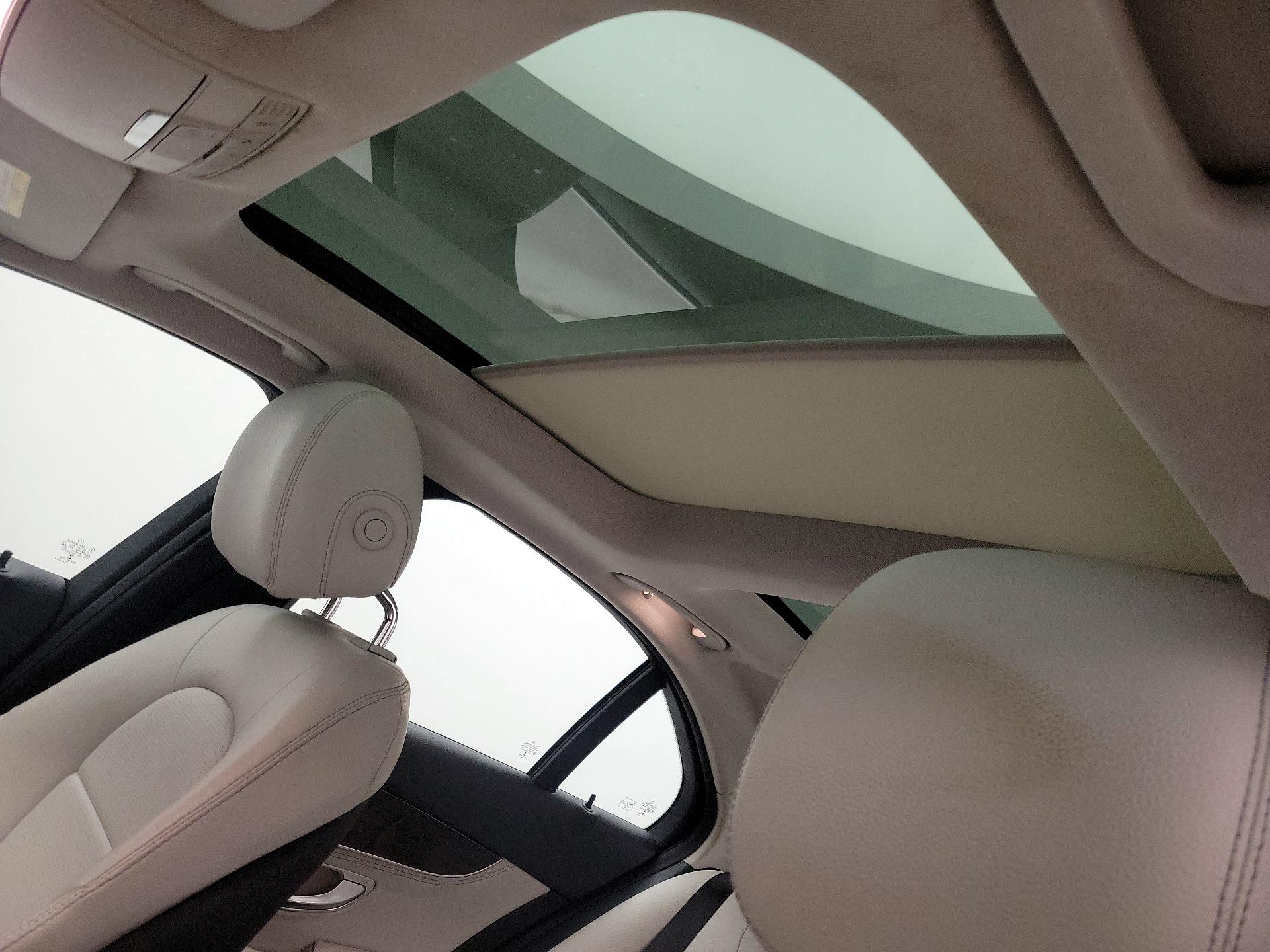 Thumbnail: 2016 Mercedes-Benz C-Class - 19