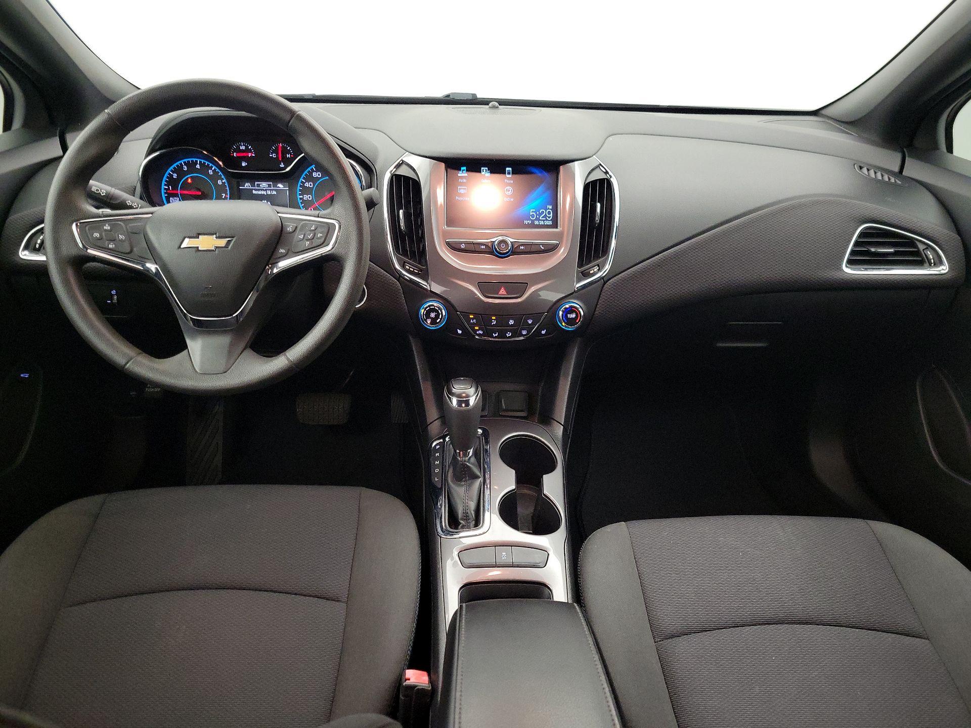 Thumbnail: 2017 Chevrolet Cruze - 9
