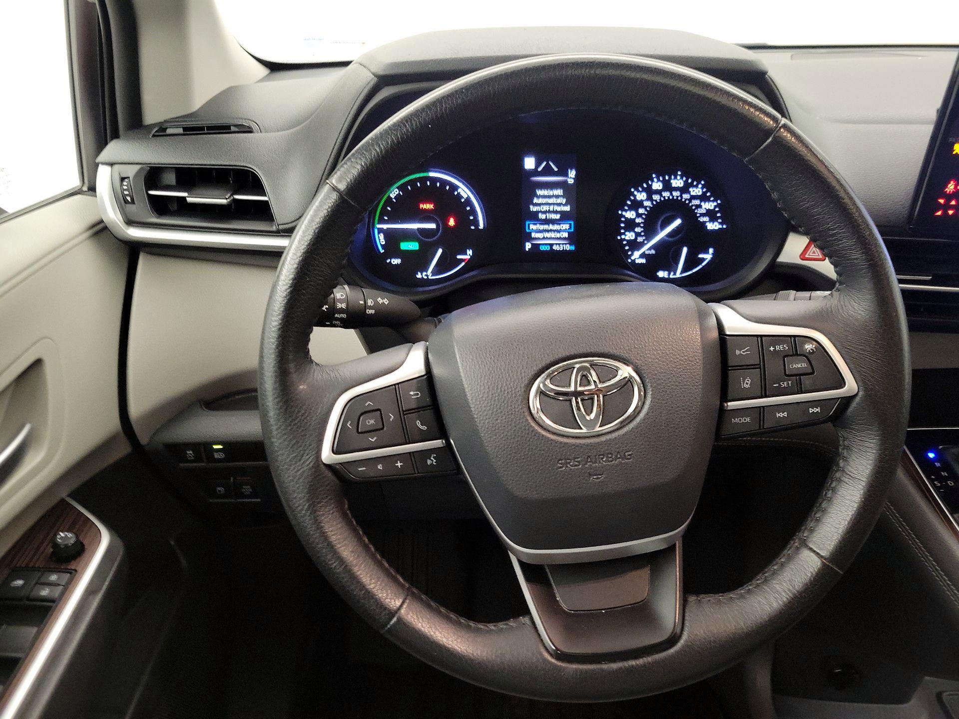 Thumbnail: 2021 Toyota Sienna - 10