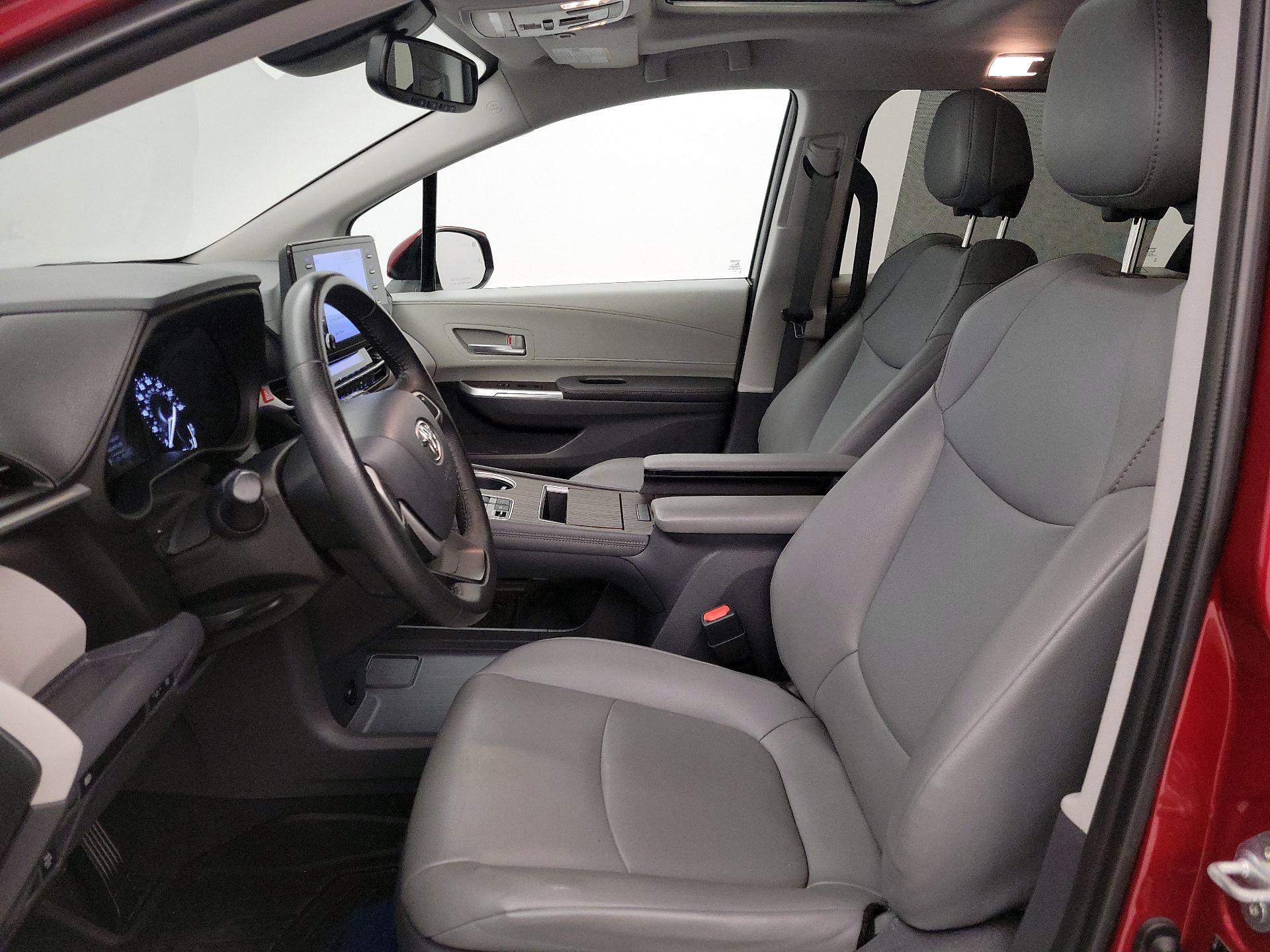 Thumbnail: 2021 Toyota Sienna - 11
