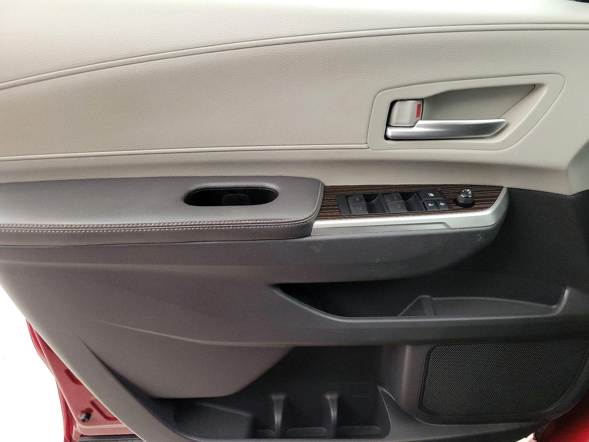 Thumbnail: 2021 Toyota Sienna - 12
