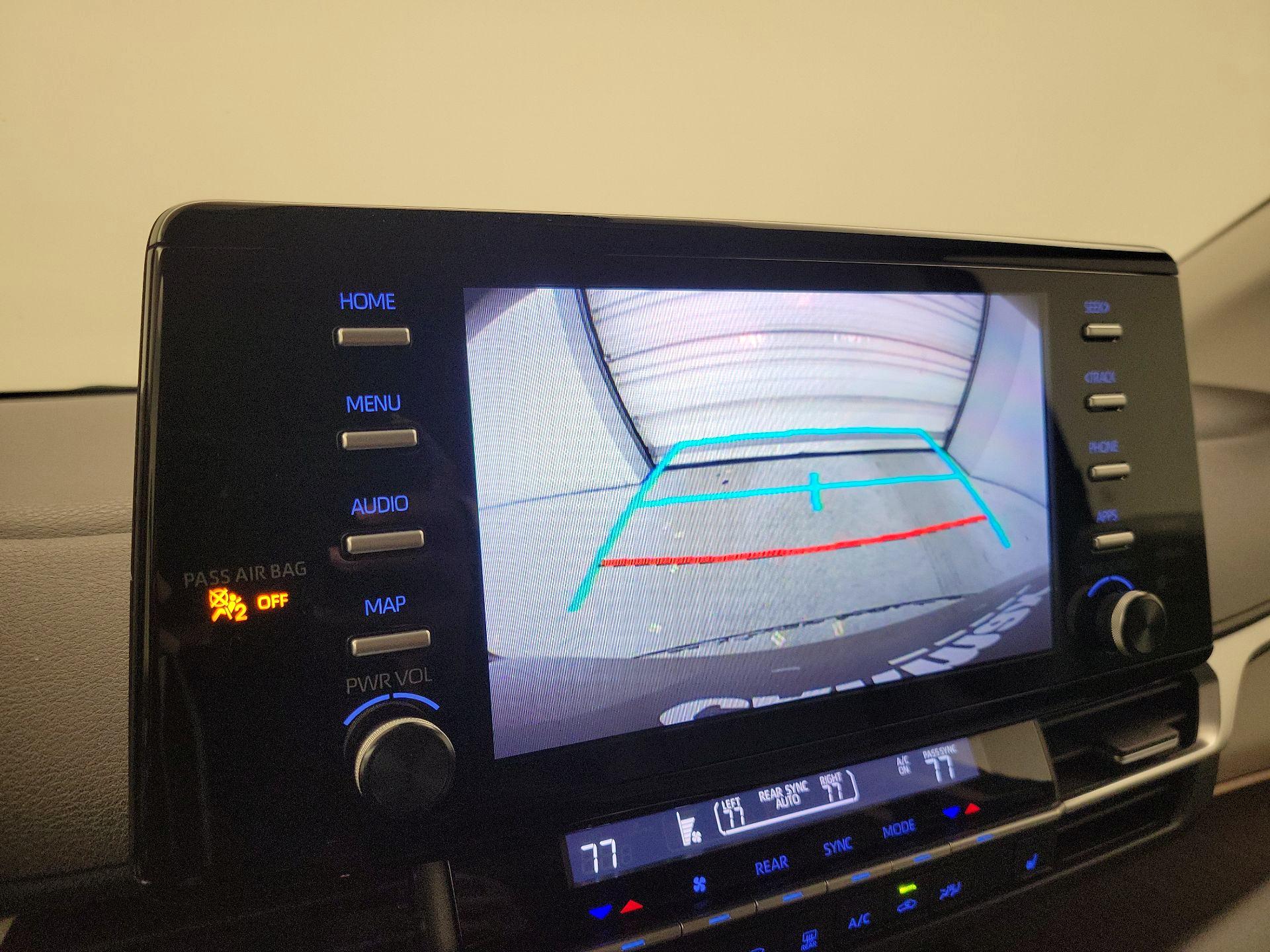 Thumbnail: 2021 Toyota Sienna - 14