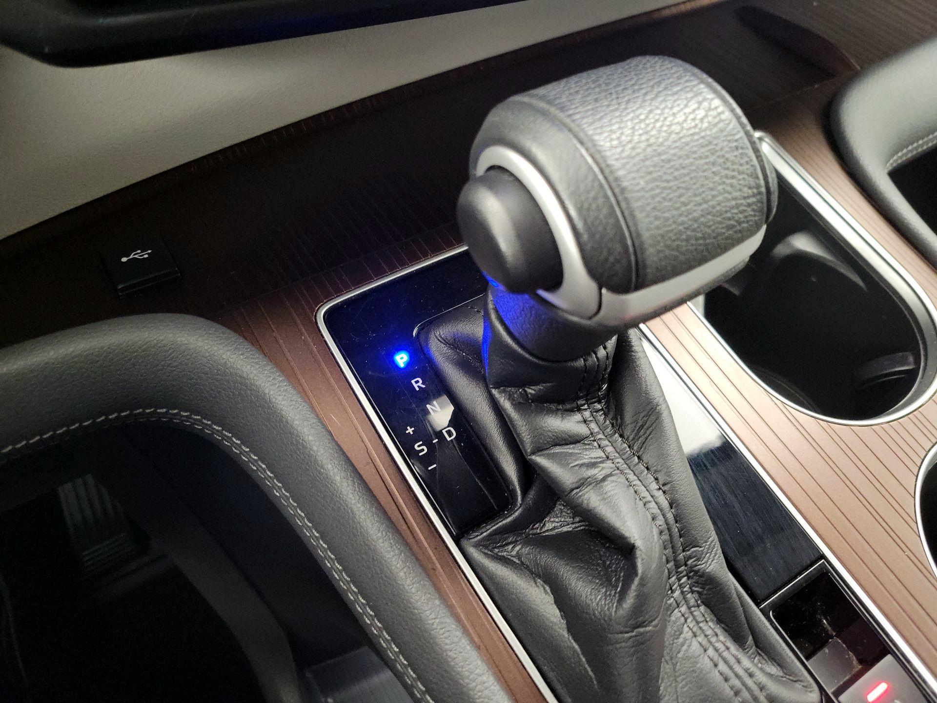 Thumbnail: 2021 Toyota Sienna - 17