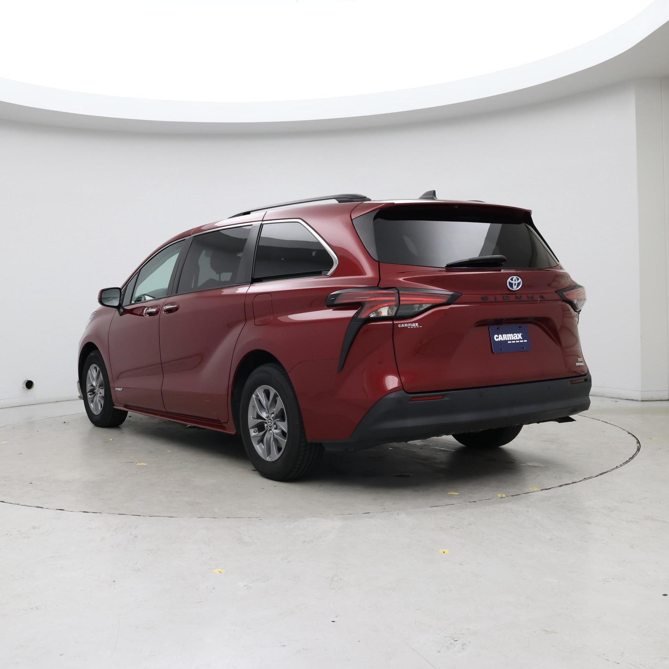 Thumbnail: 2021 Toyota Sienna - 2