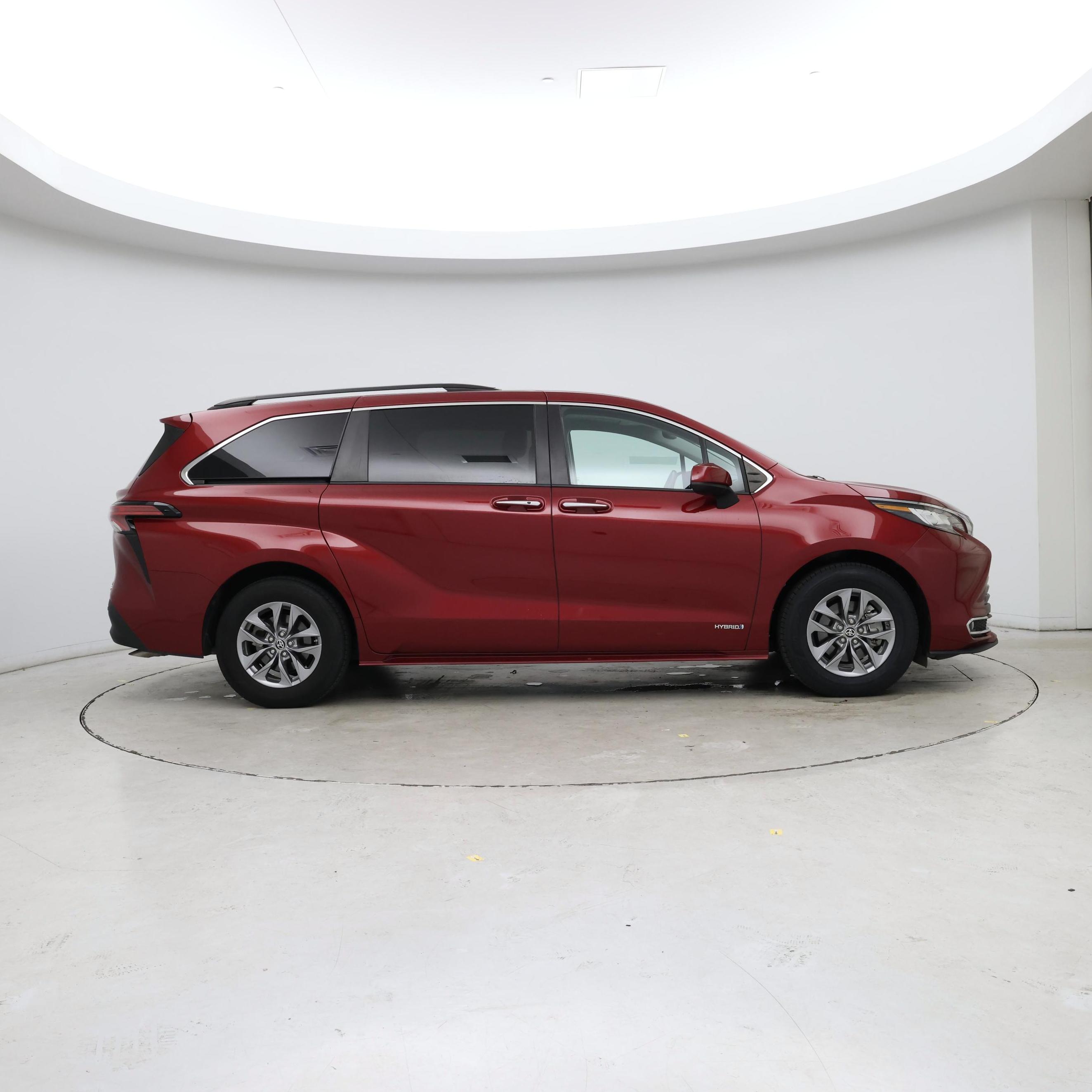 Thumbnail: 2021 Toyota Sienna - 7