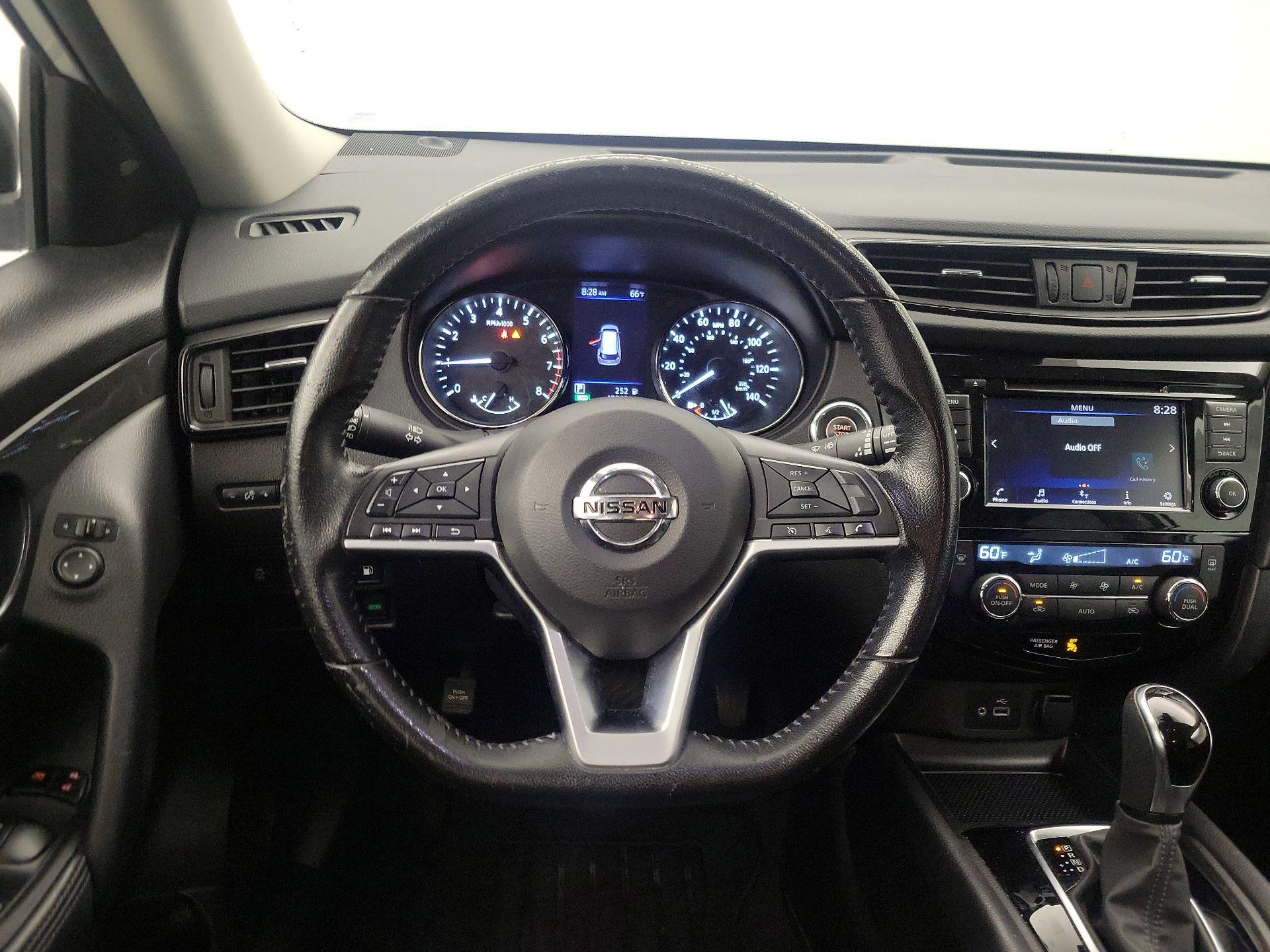 Thumbnail: 2020 Nissan Rogue - 10