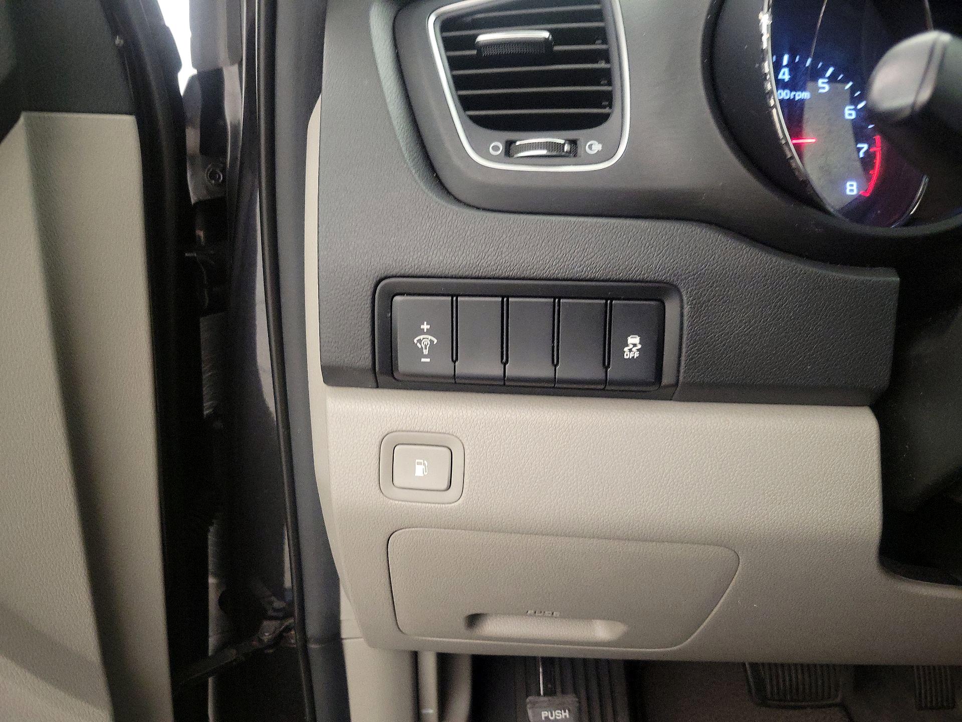 Thumbnail: 2021 Kia Sedona - 13
