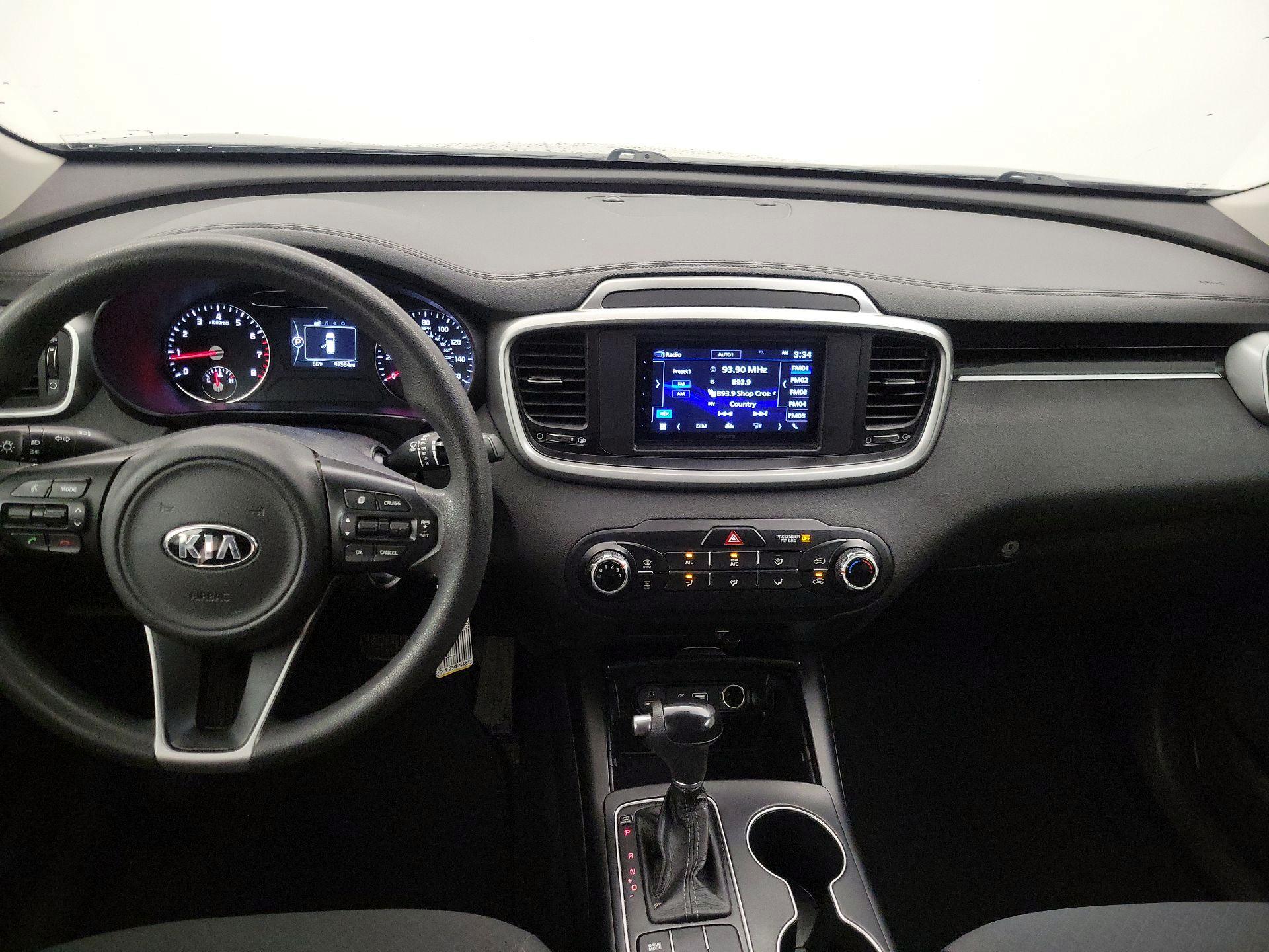Thumbnail: 2017 Kia Sorento - 9