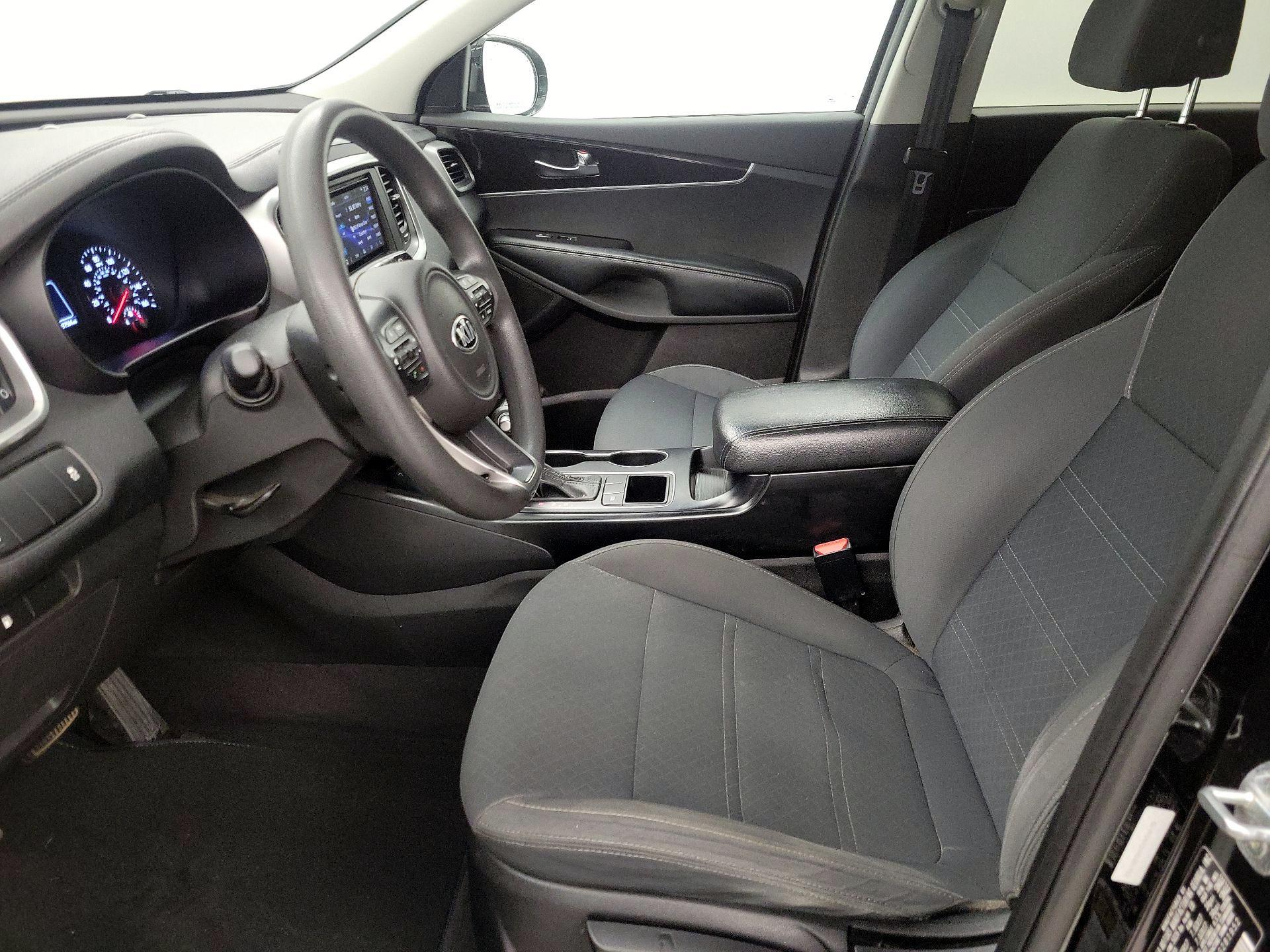 Thumbnail: 2017 Kia Sorento - 11