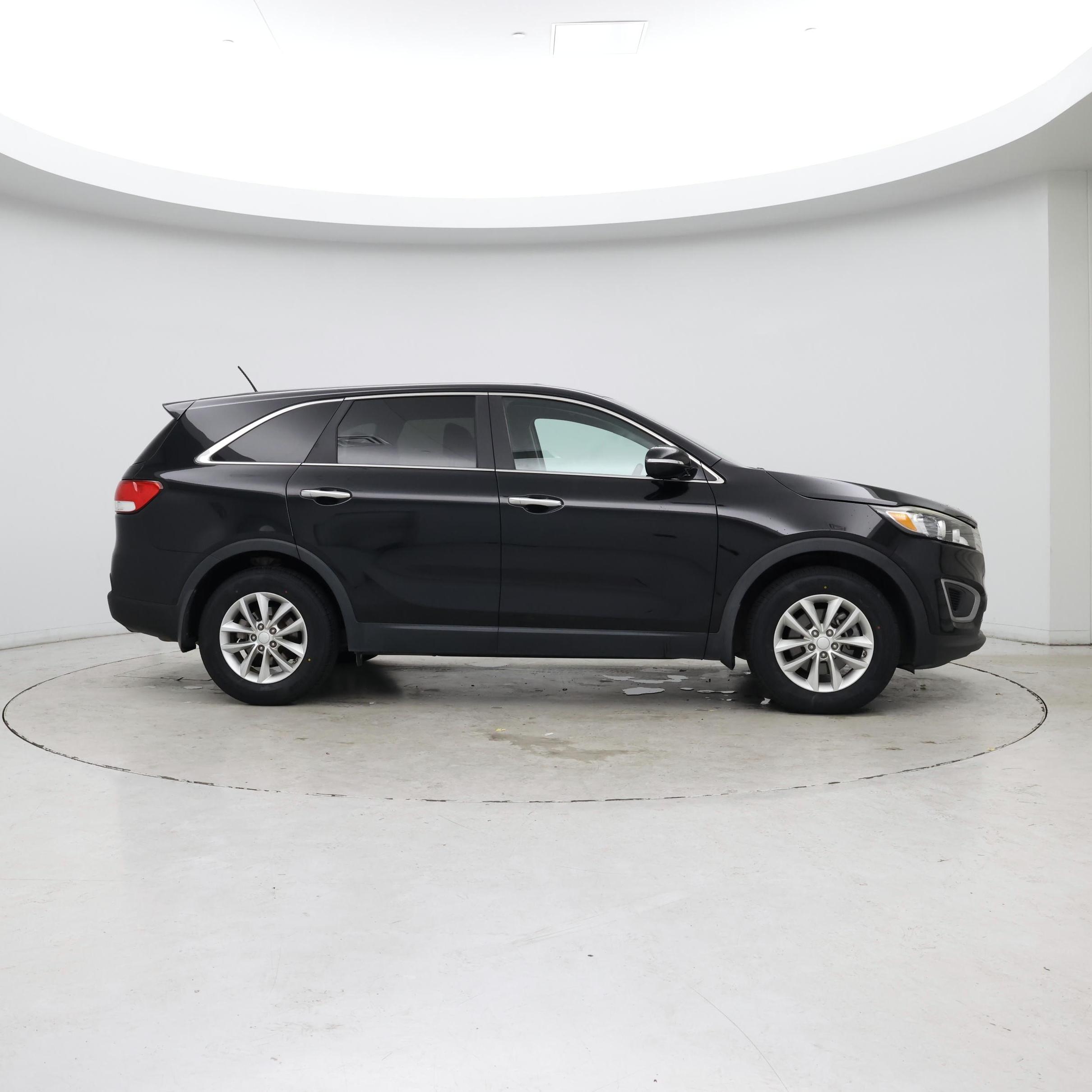 Thumbnail: 2017 Kia Sorento - 7