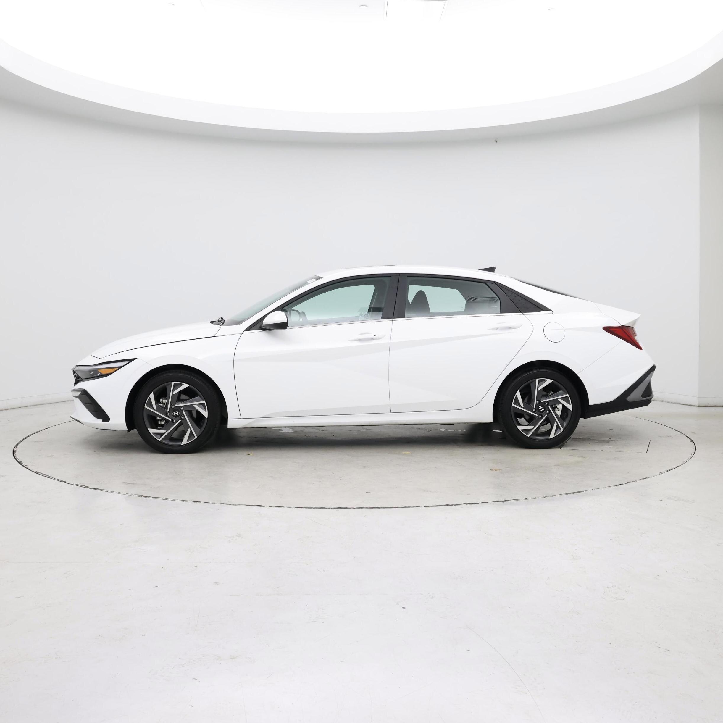 Thumbnail: 2024 Hyundai Elantra - 3